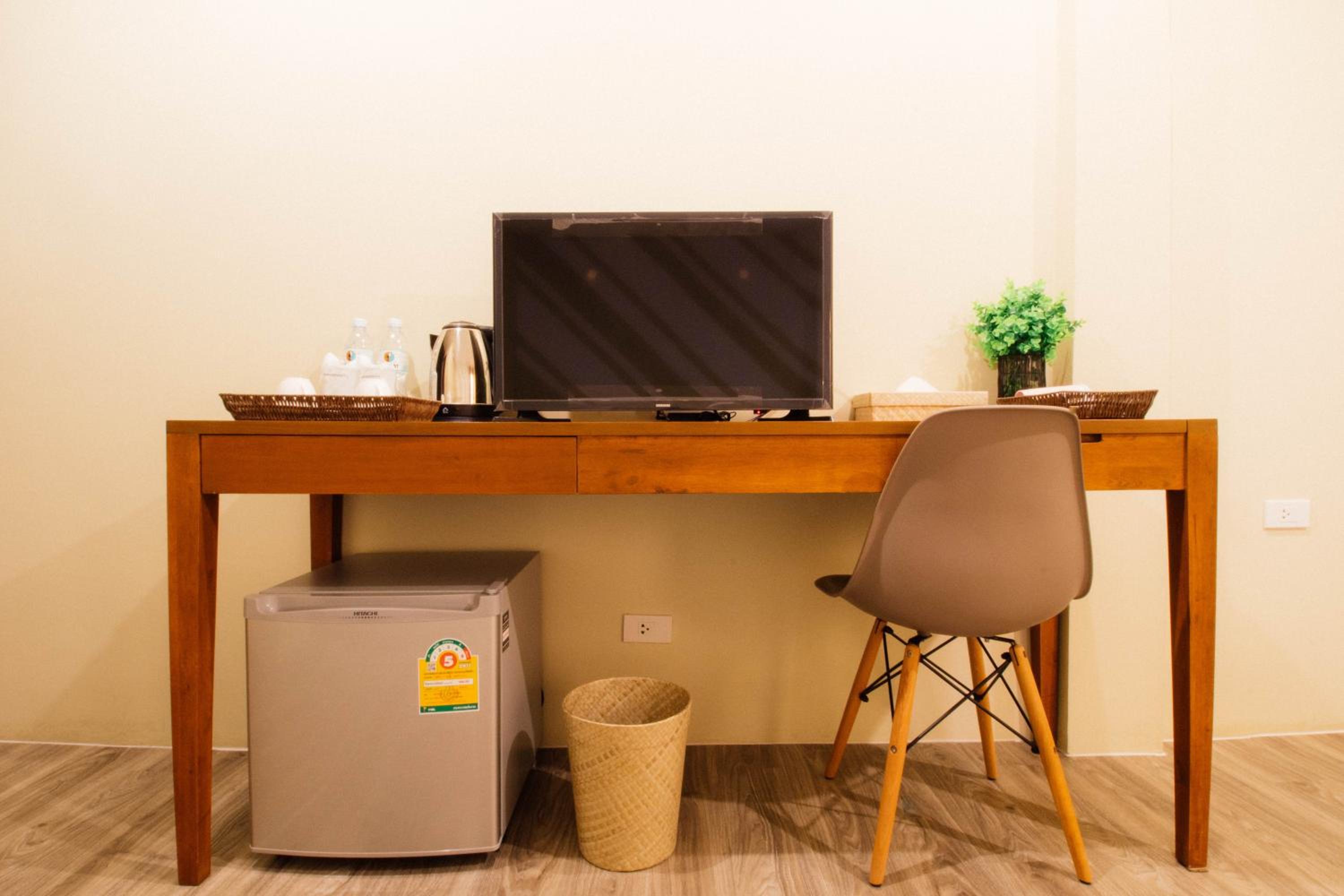 Deluxe Double or Twin Room with Pool View