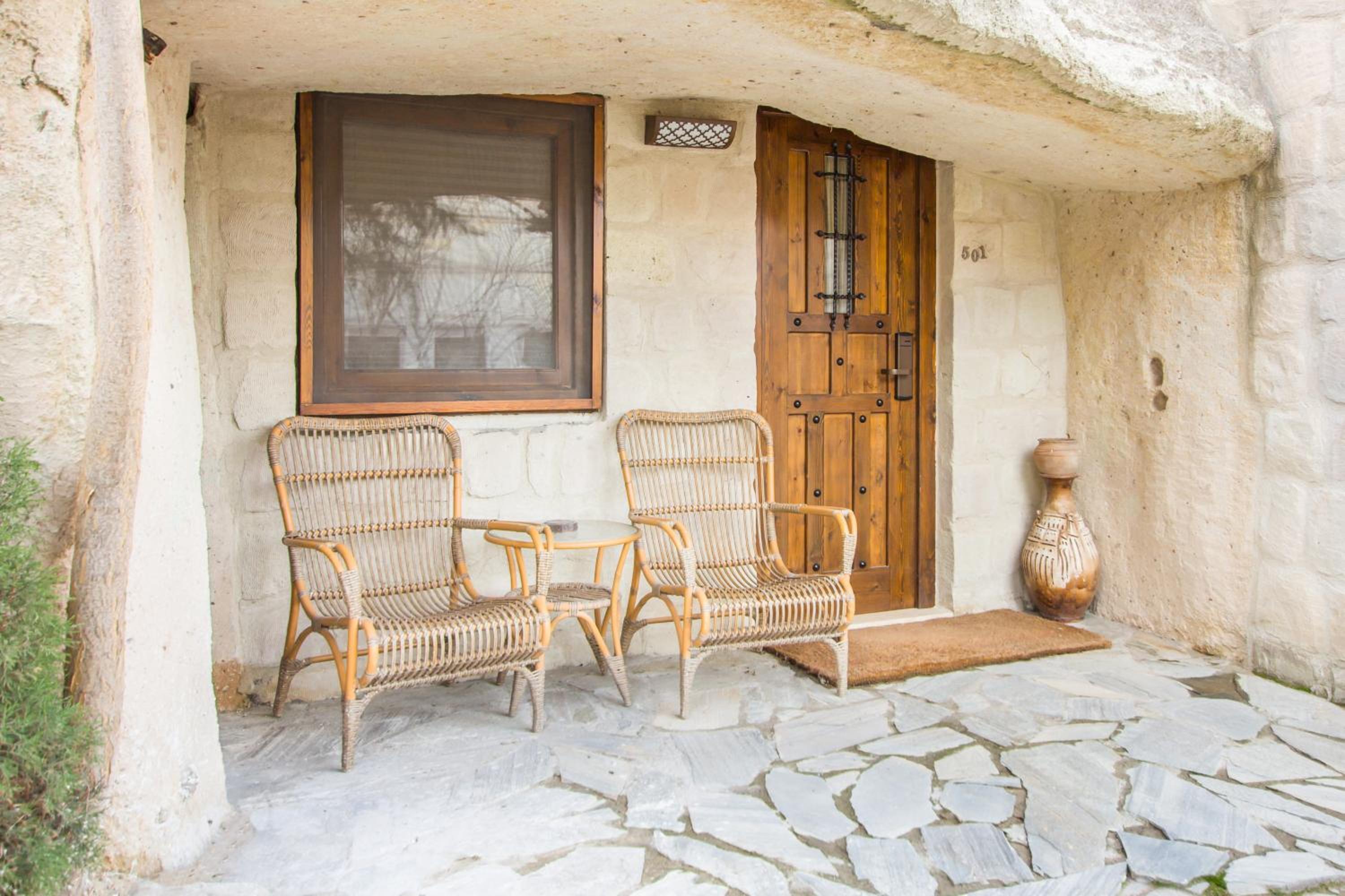 Deluxe Cave Room with Jacuzzi