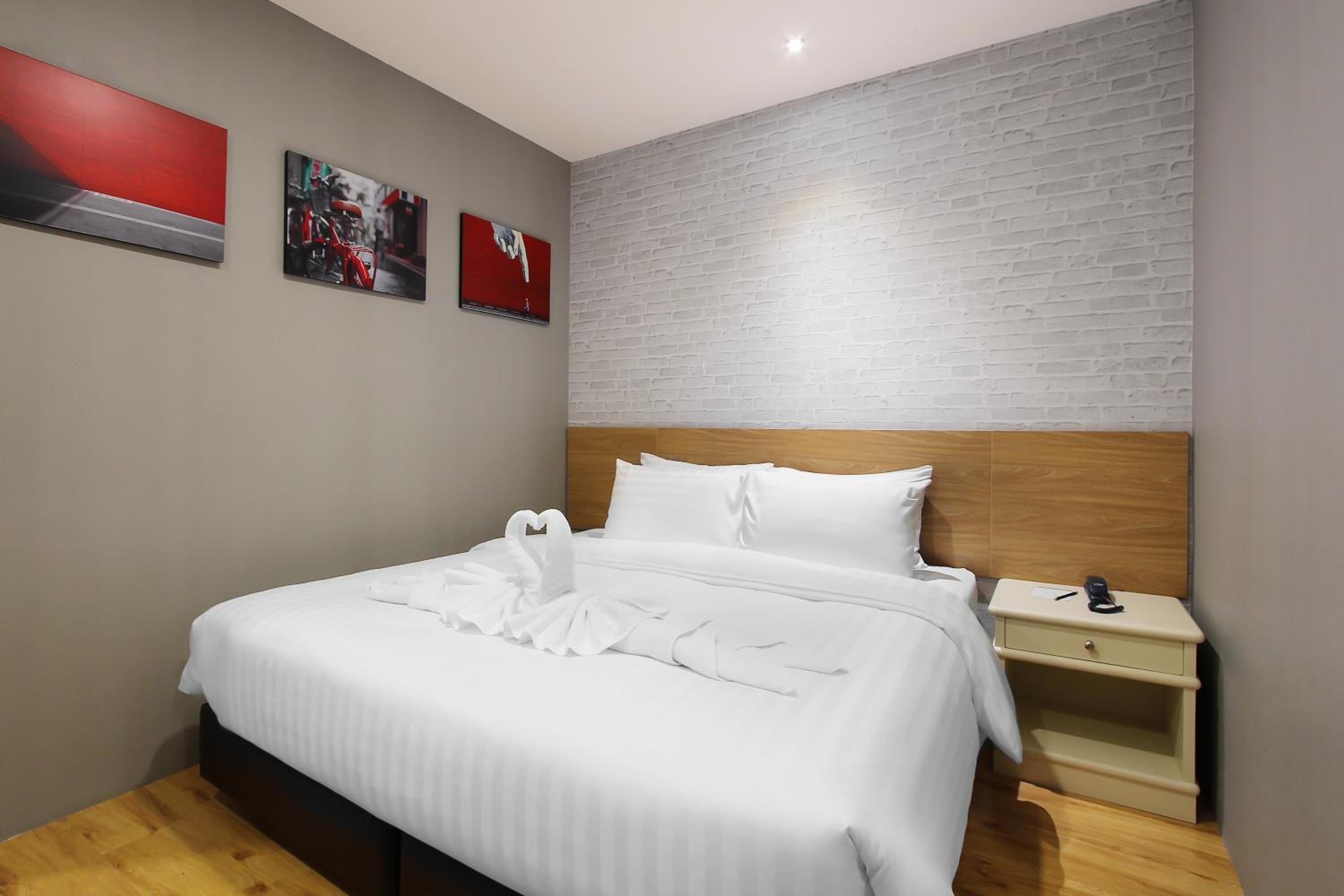 Deluxe Double or Twin Room