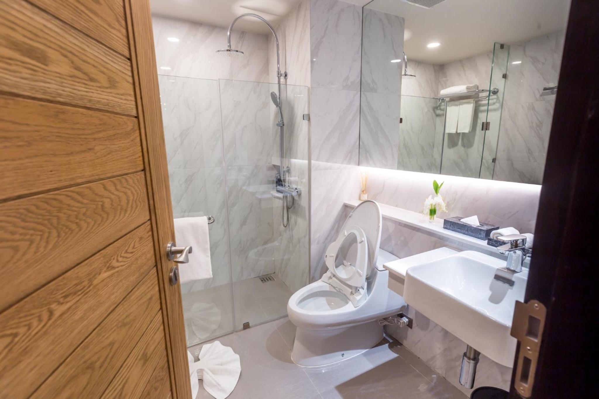 Deluxe King with Balcony