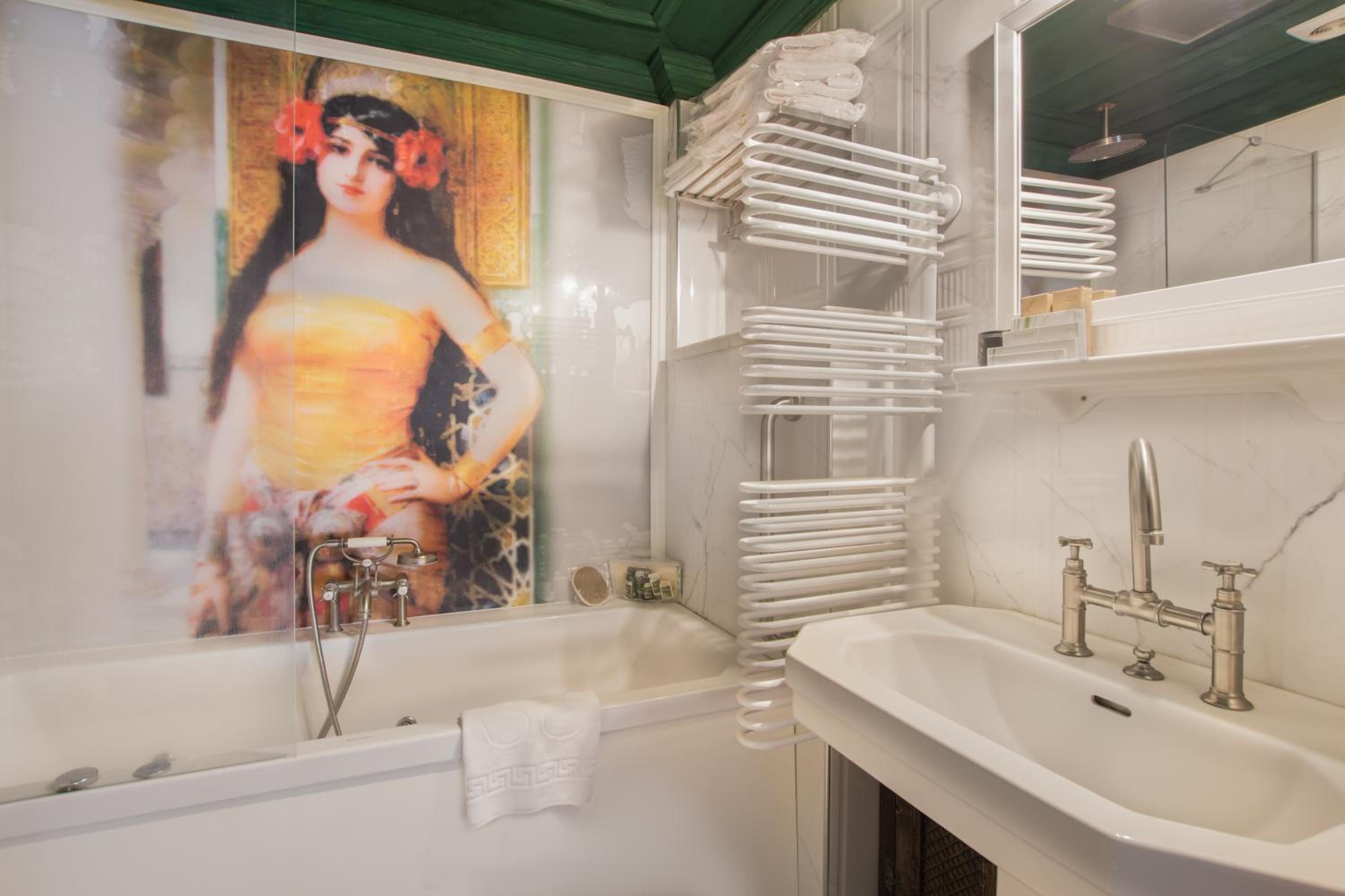 Deluxe Stone Room with Jacuzzi