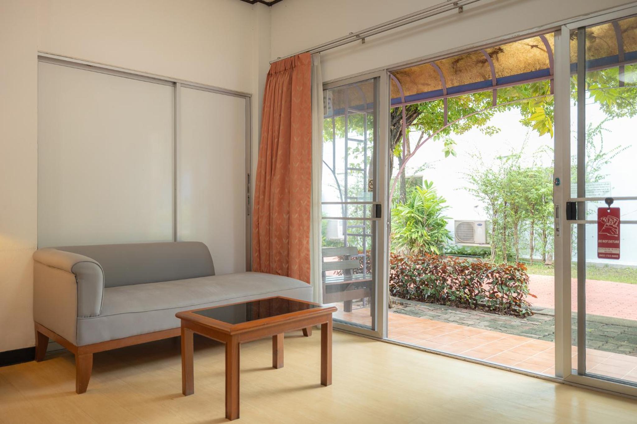 Bungalow with Garden View