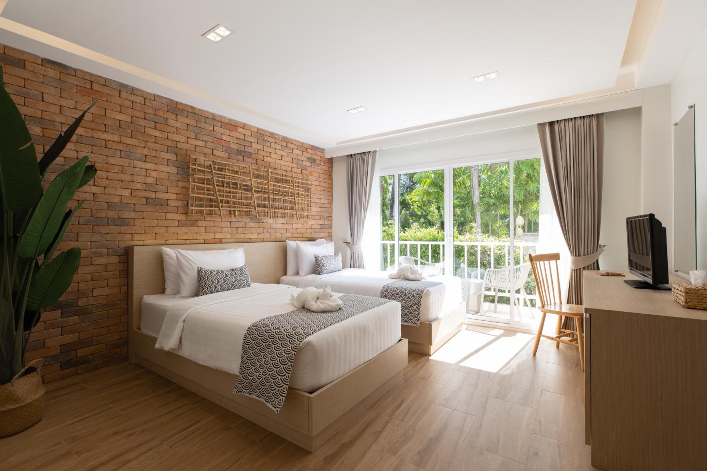 Tropical Thai Twin room with Balcony