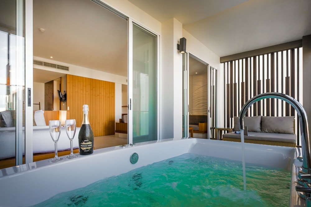 Jacuzzi Spa Suite (80 SQM.)