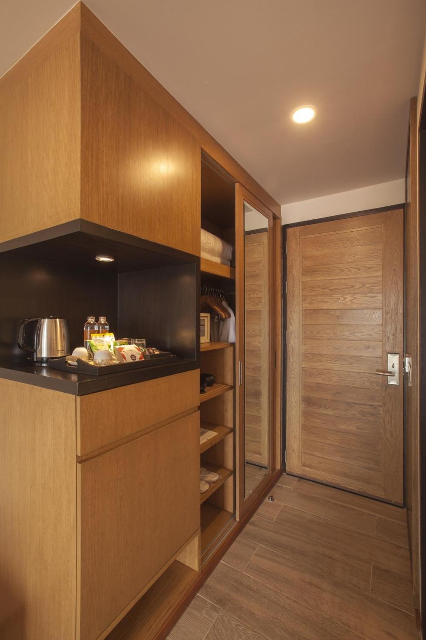 Grand Deluxe King with Balcony