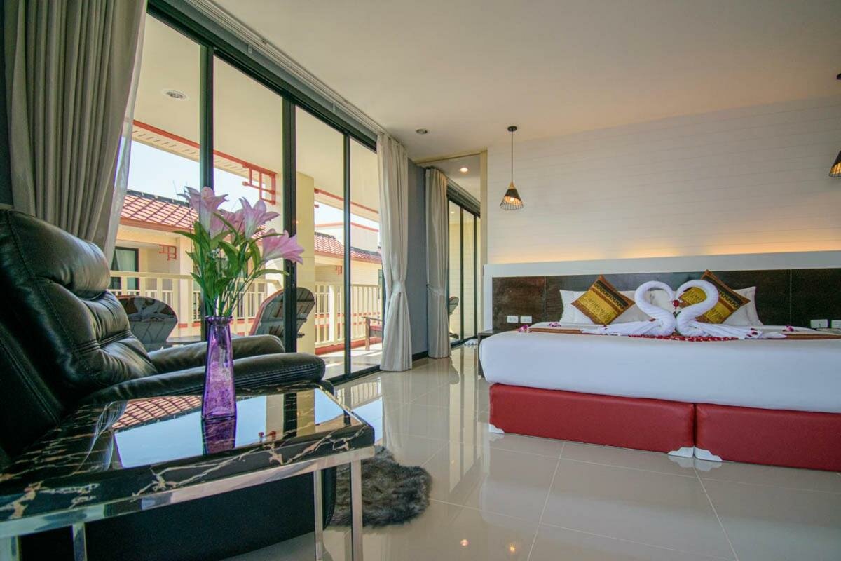 Suite with Pool View