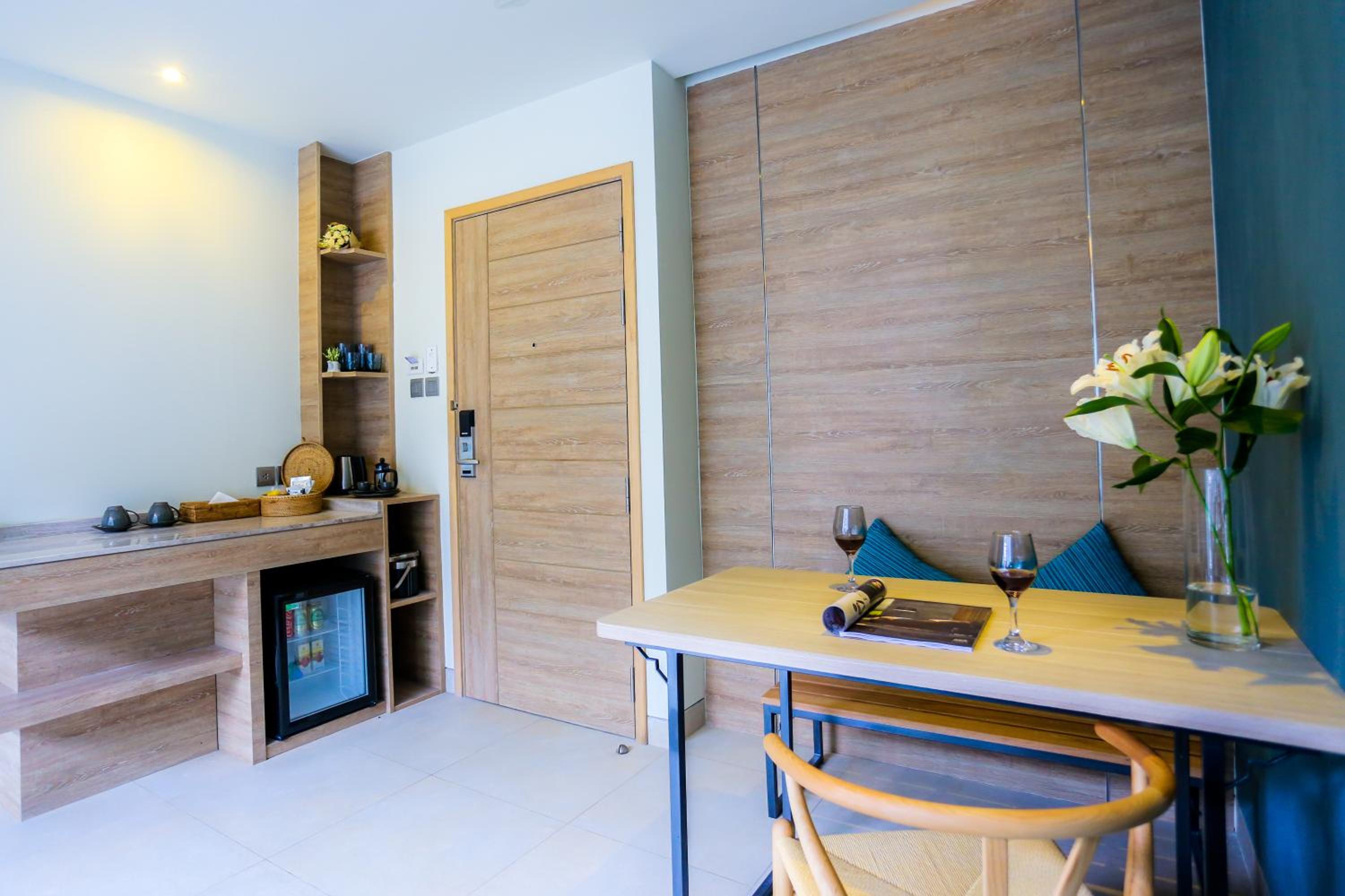 One-Bedroom Suite with Pool Access