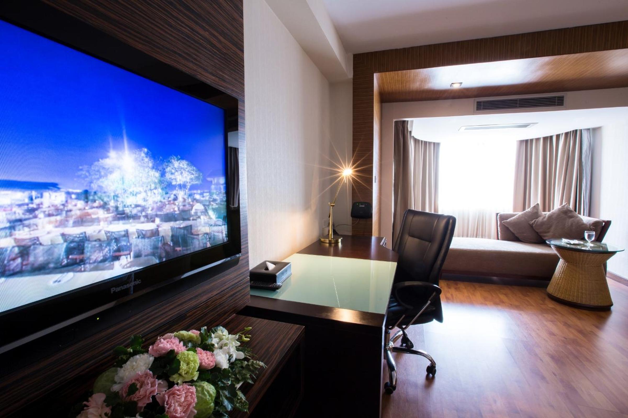 Deluxe Double or Twin Room