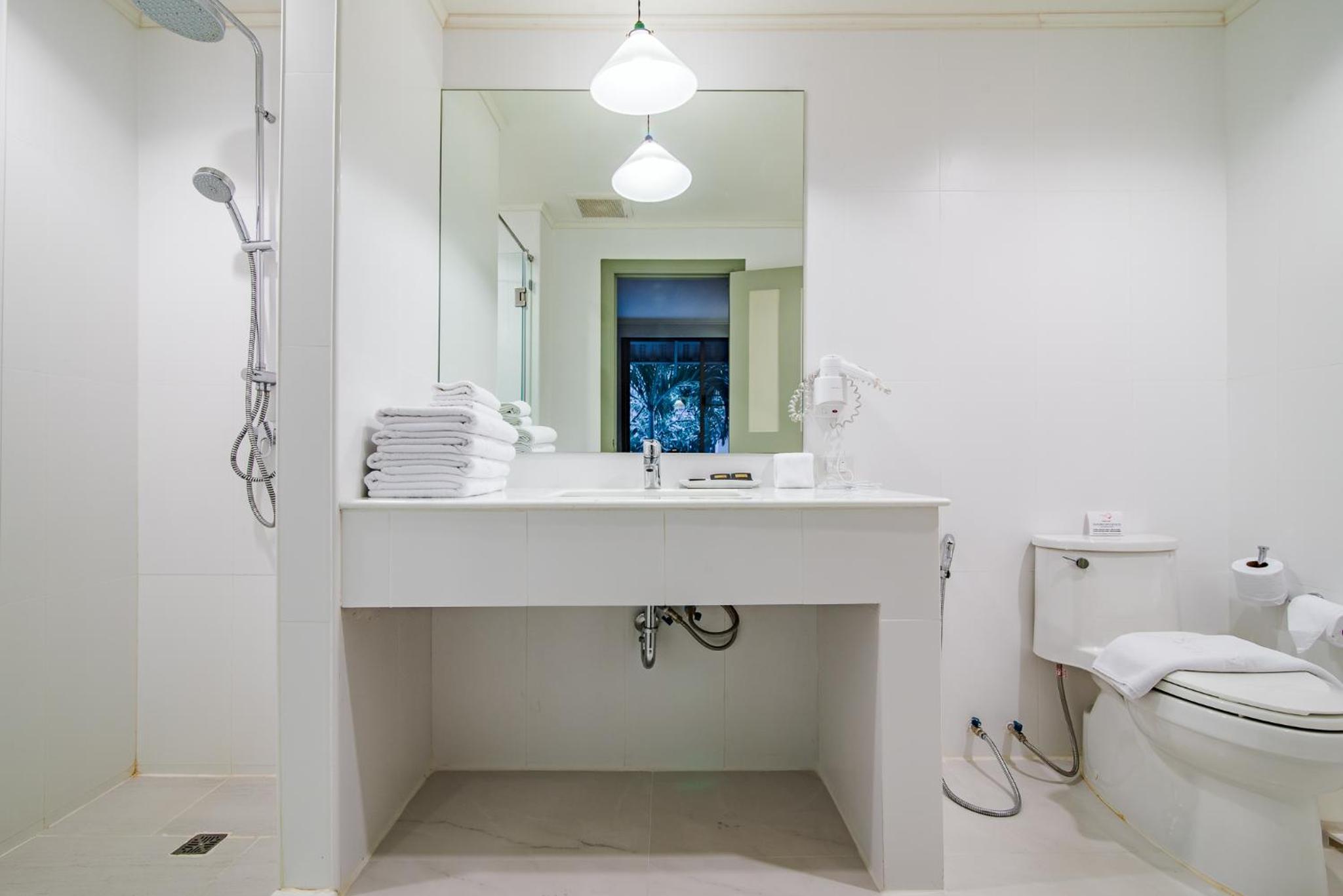 Standard Seafront Two-Bedroom Family Suite