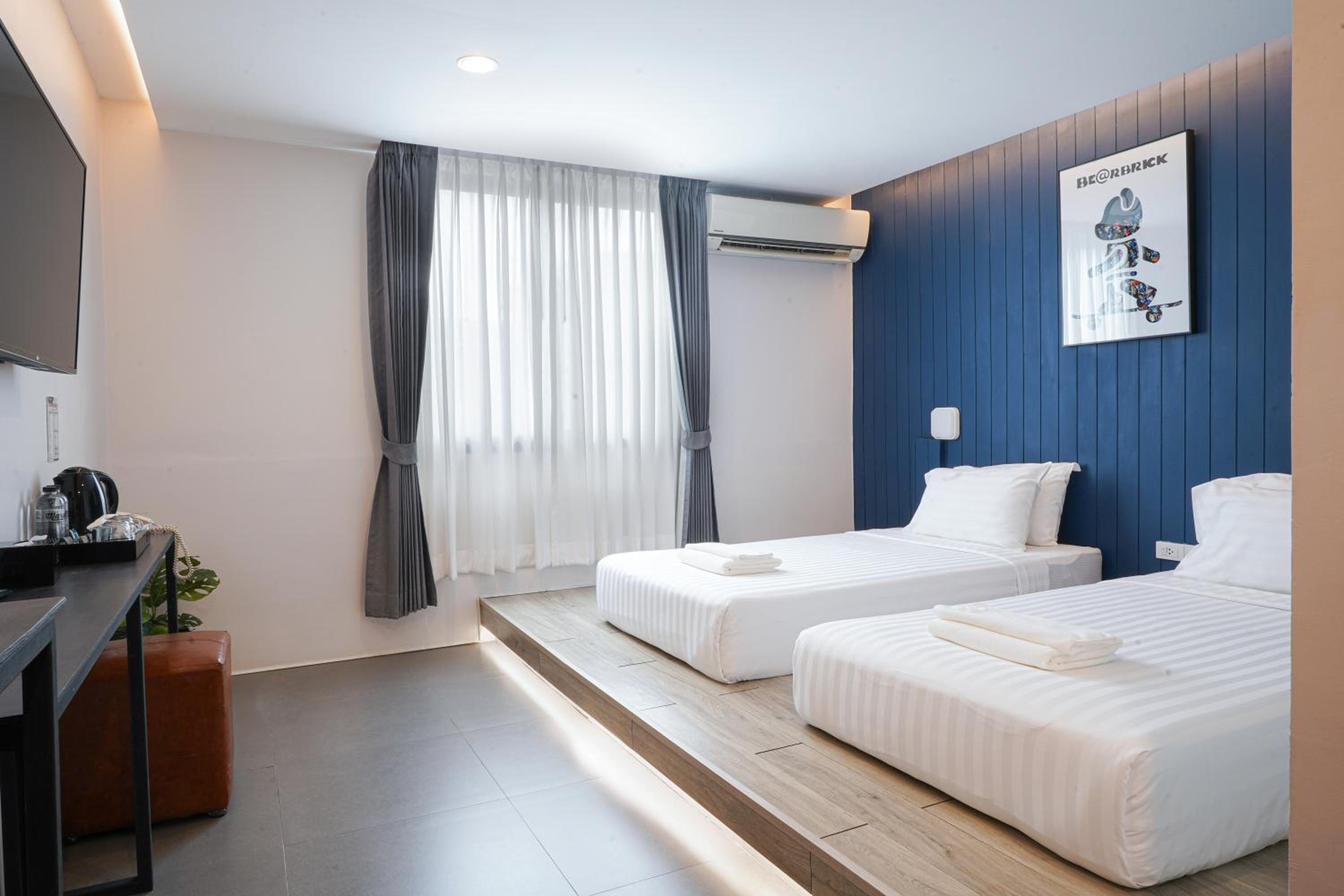 Deluxe Double or Twin Room with City View