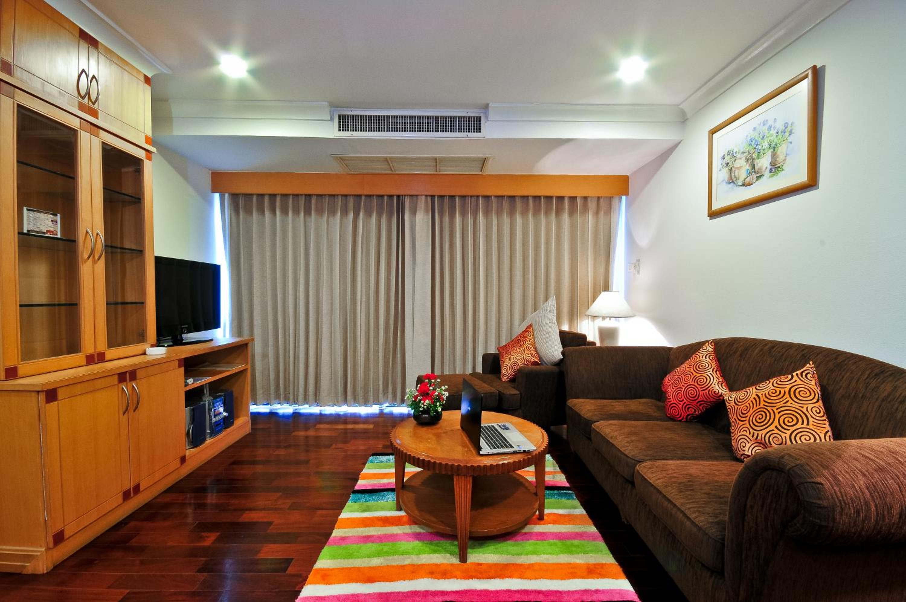 Executive Suite One-Bedroom with Balcony