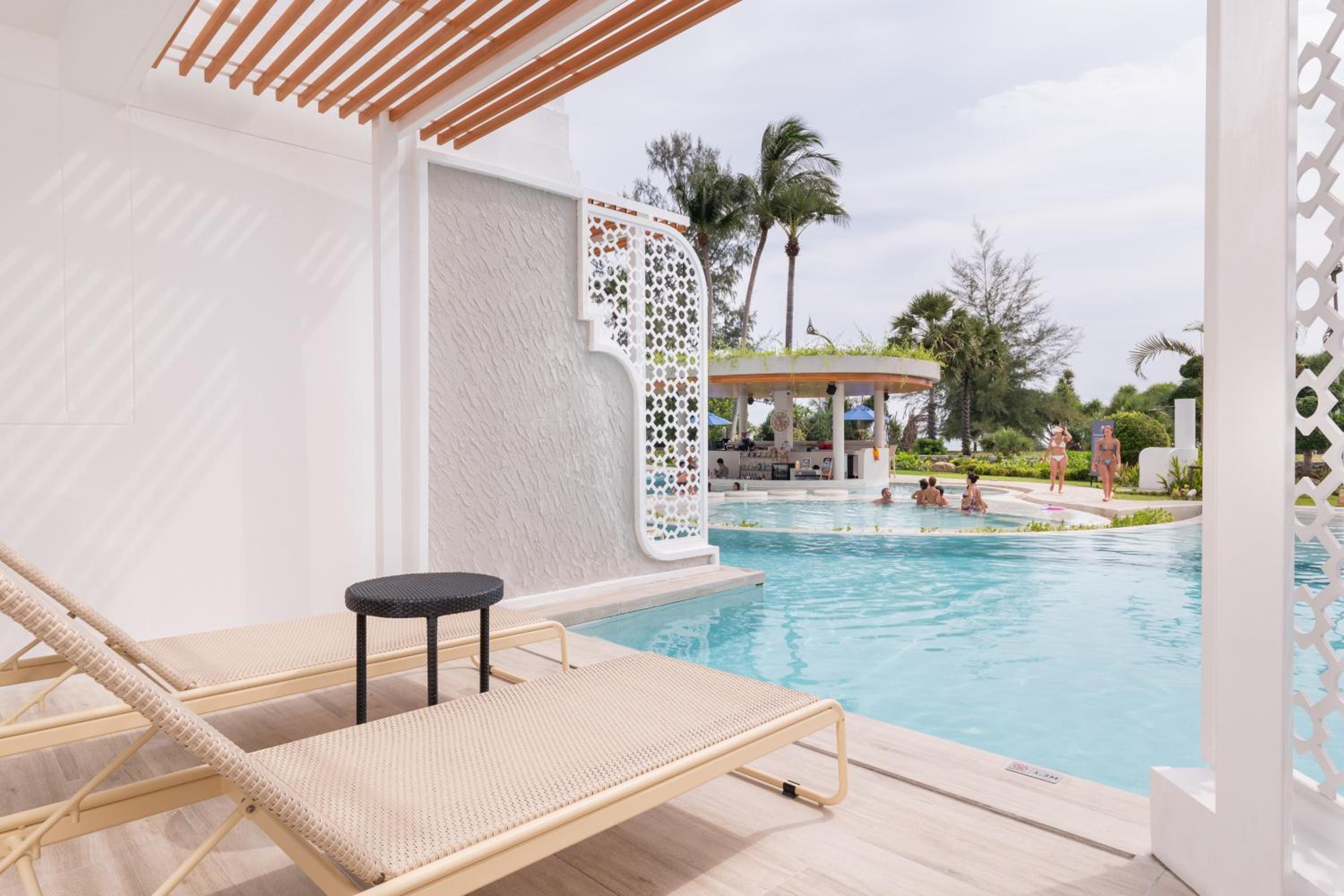 One Bedroom Lagoon Pool Access Suites
