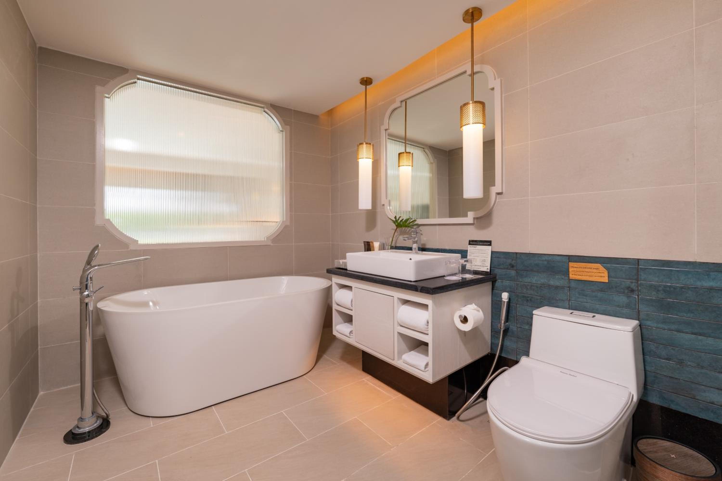 One Bedroom Lagoon Pool Access Suites