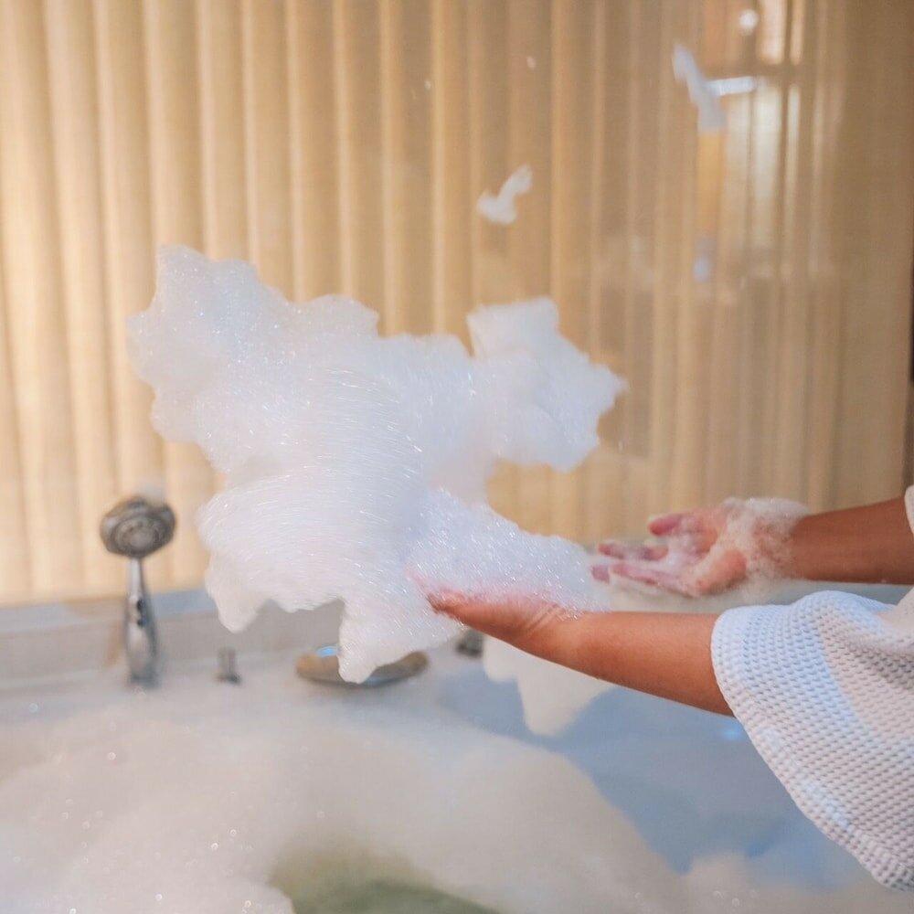 Deluxe Room, Jetted Tub