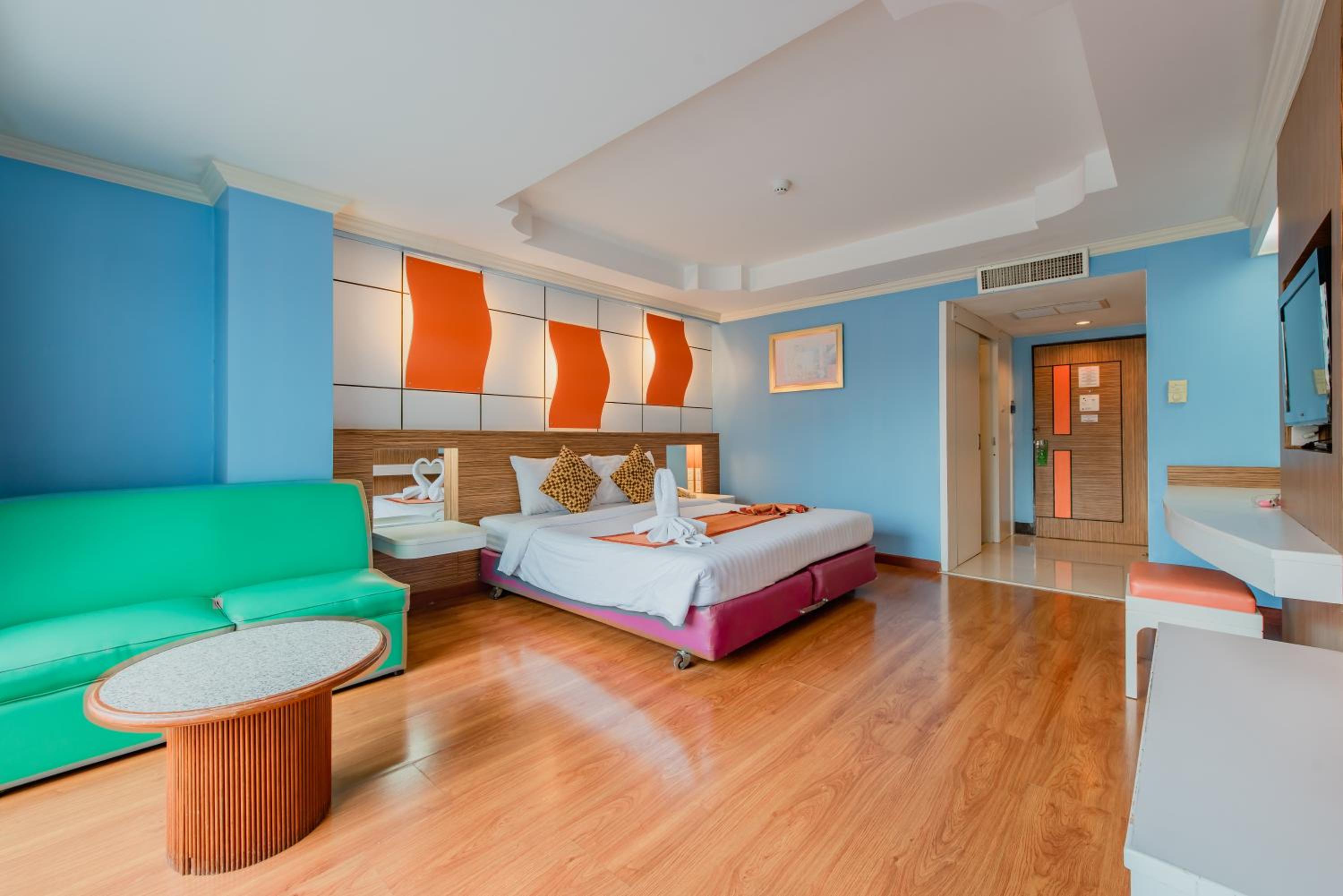 Deluxe Double or Twin Room