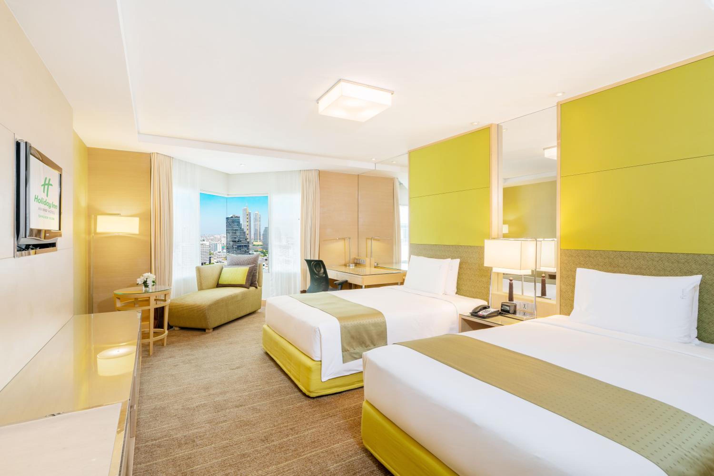 Premium Twin Room with City View and Lounge Access