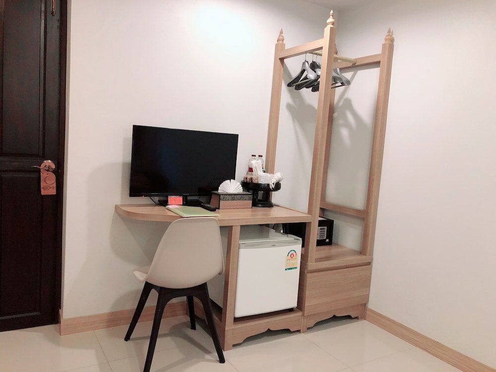 Standard Single Room, 1 Queen Bed