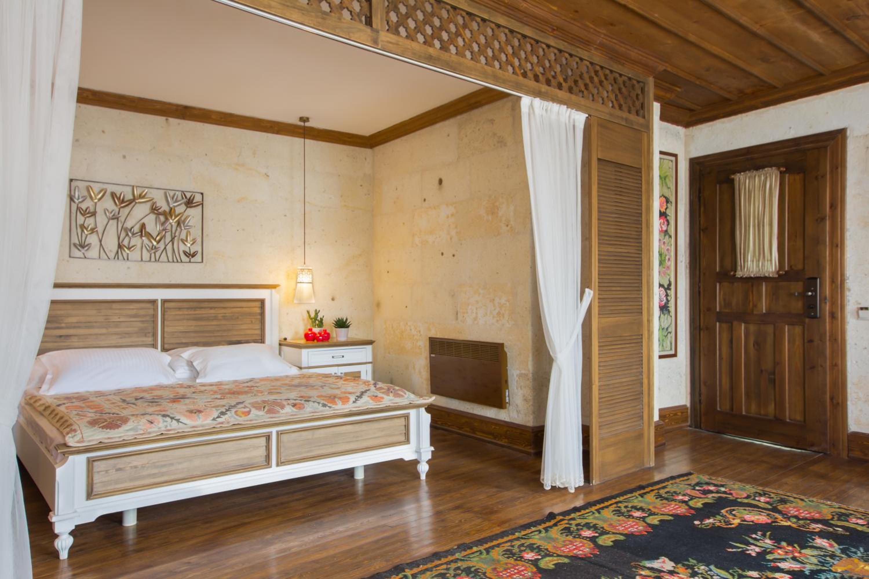 King Suite Stone Room