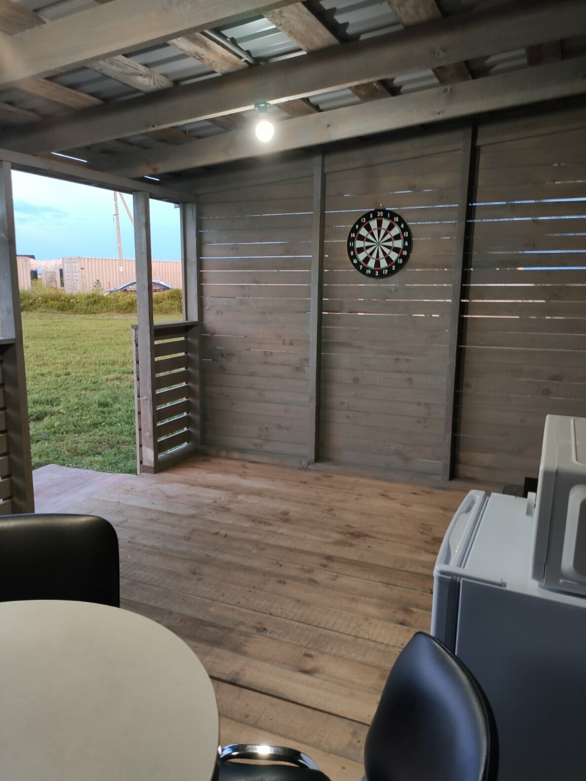 Домик с террасой на озере Ильмень!