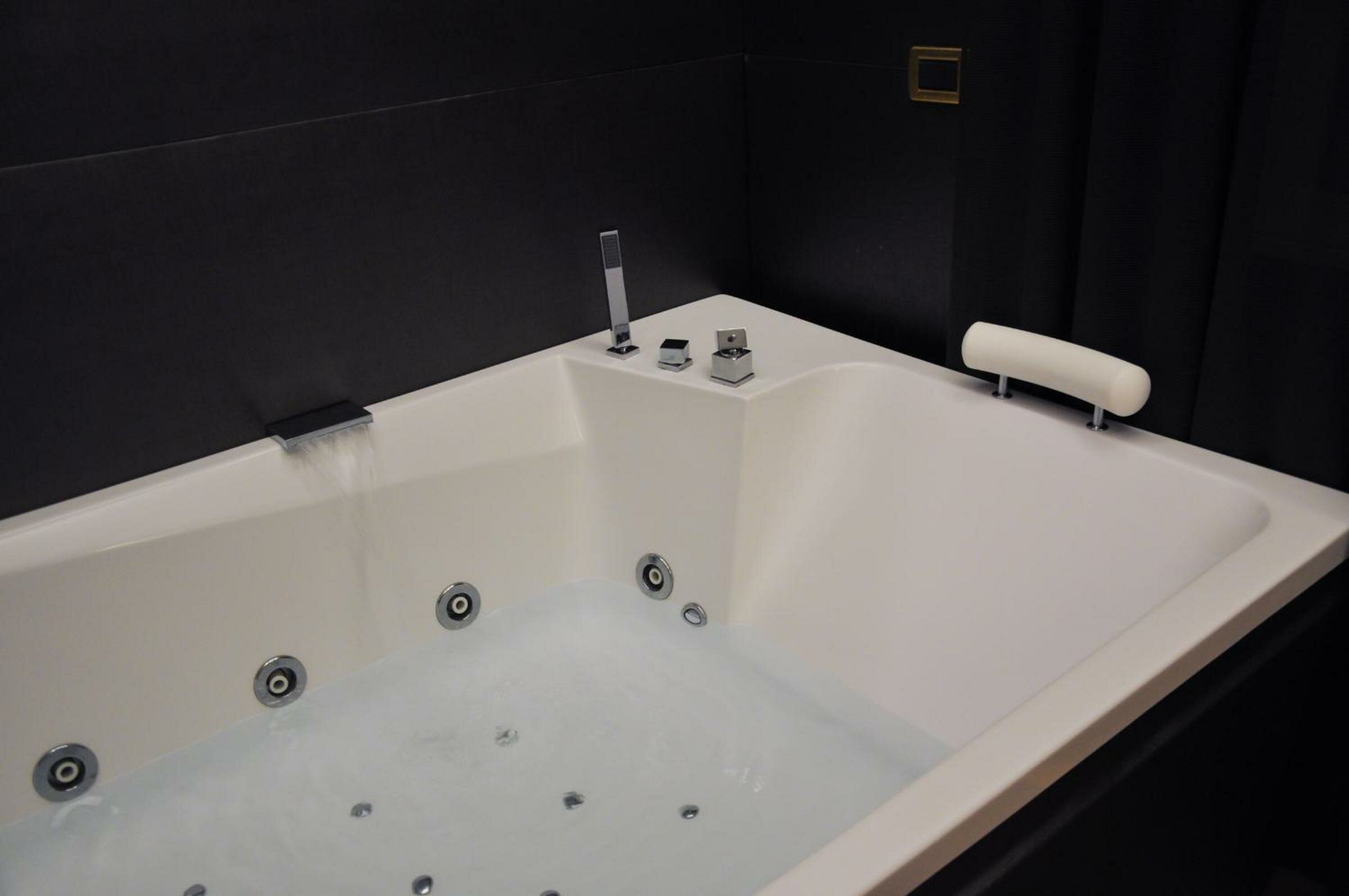 Suite with Spa Bath