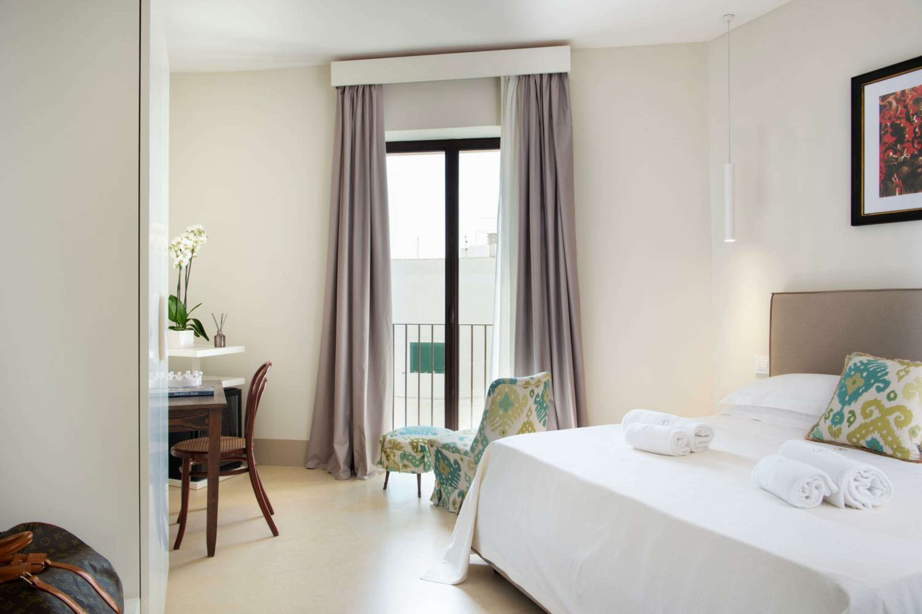 Classic Double Room with Partial Sea View