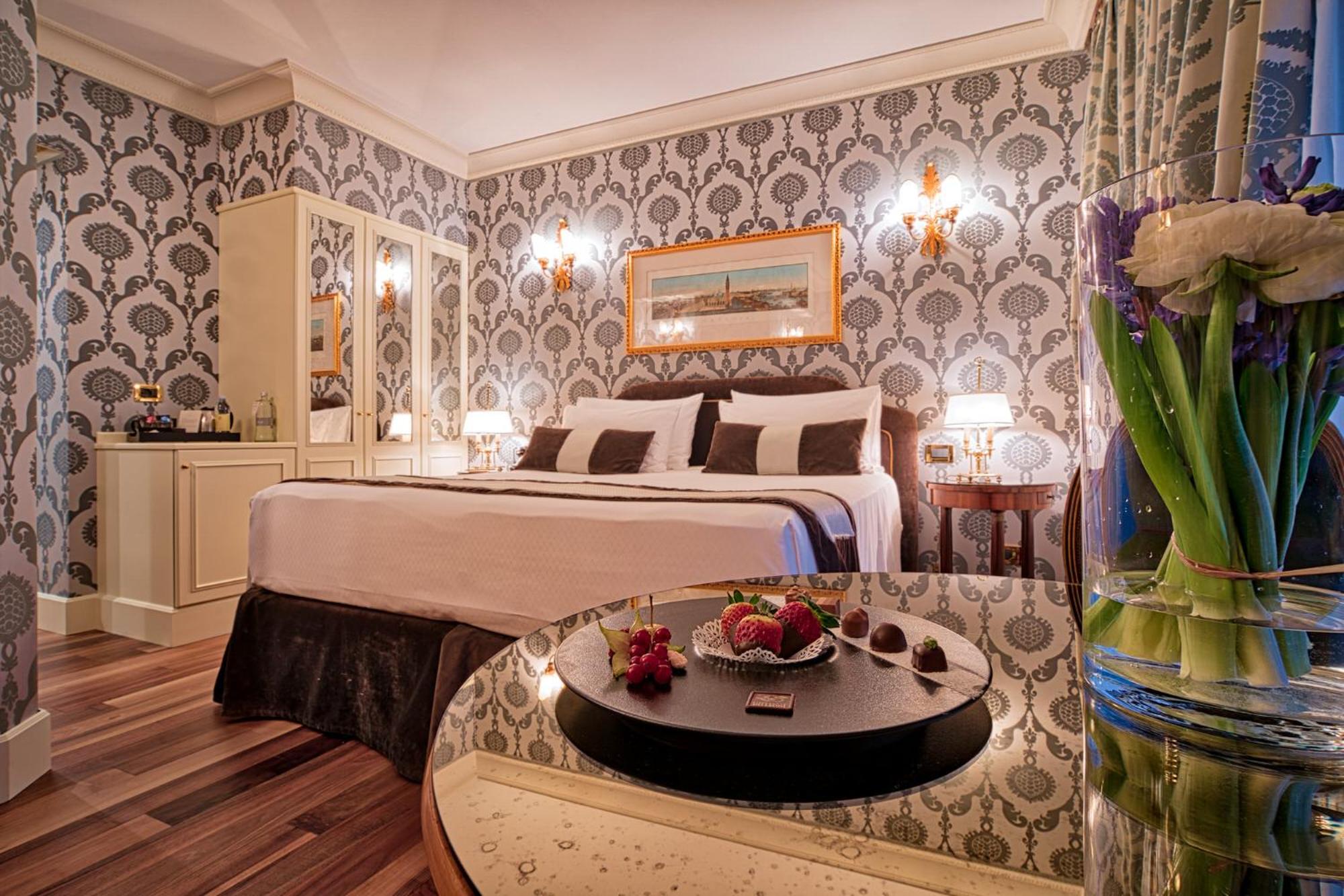 Deluxe Double or Twin Room with Lagoon View