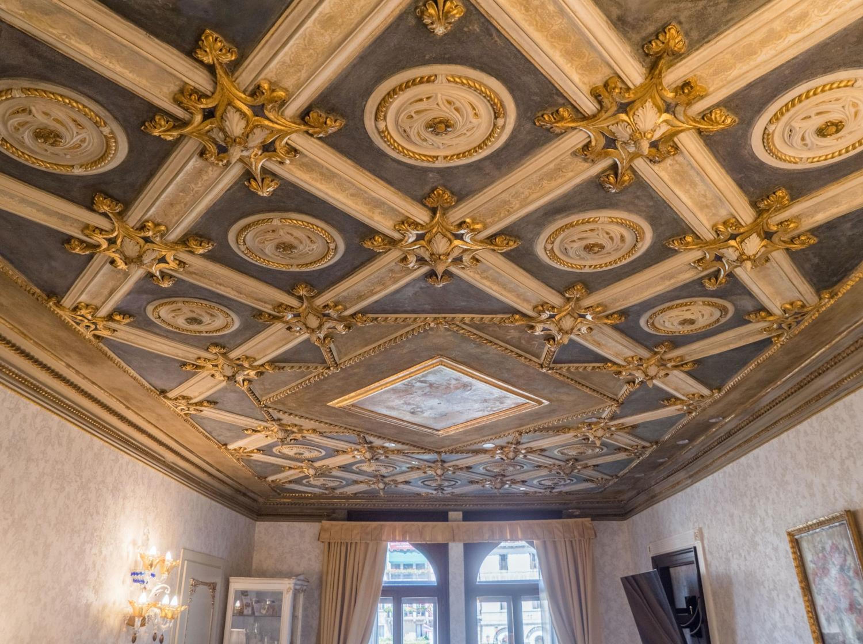 Junior Suite with Grand Canal View