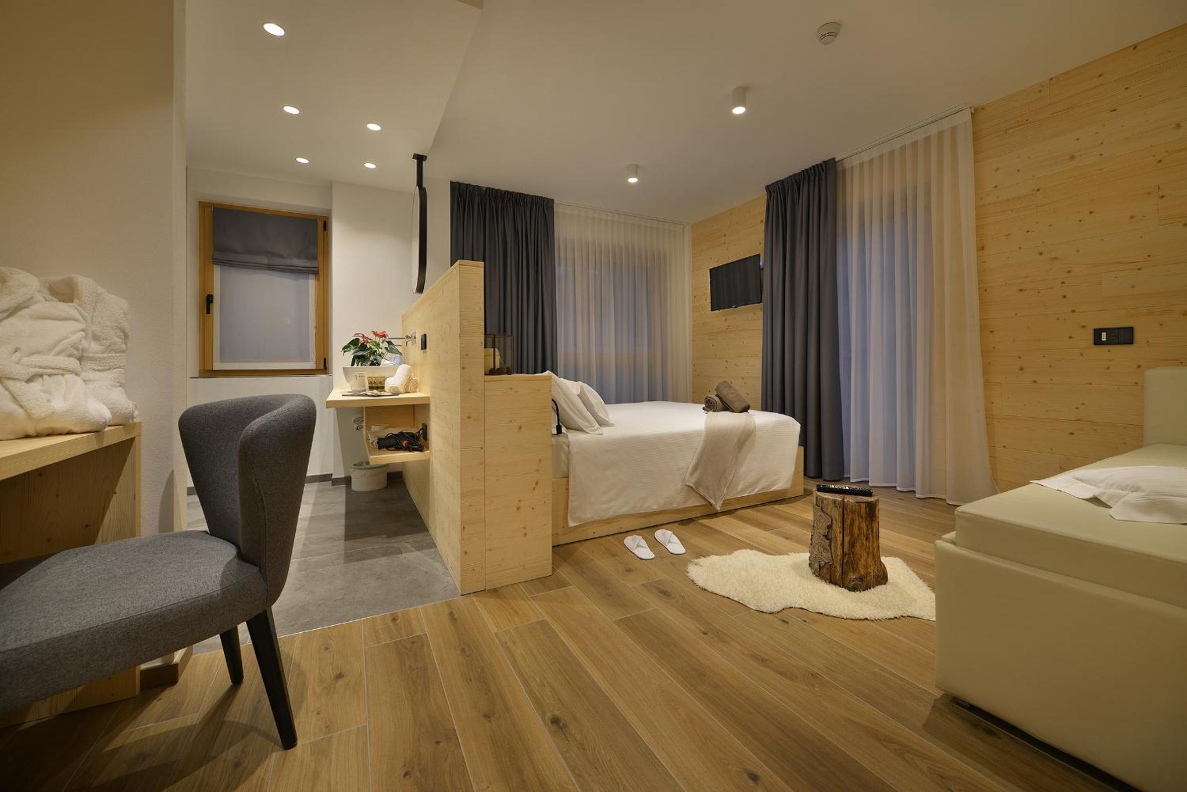 Junior Suite with Balcony