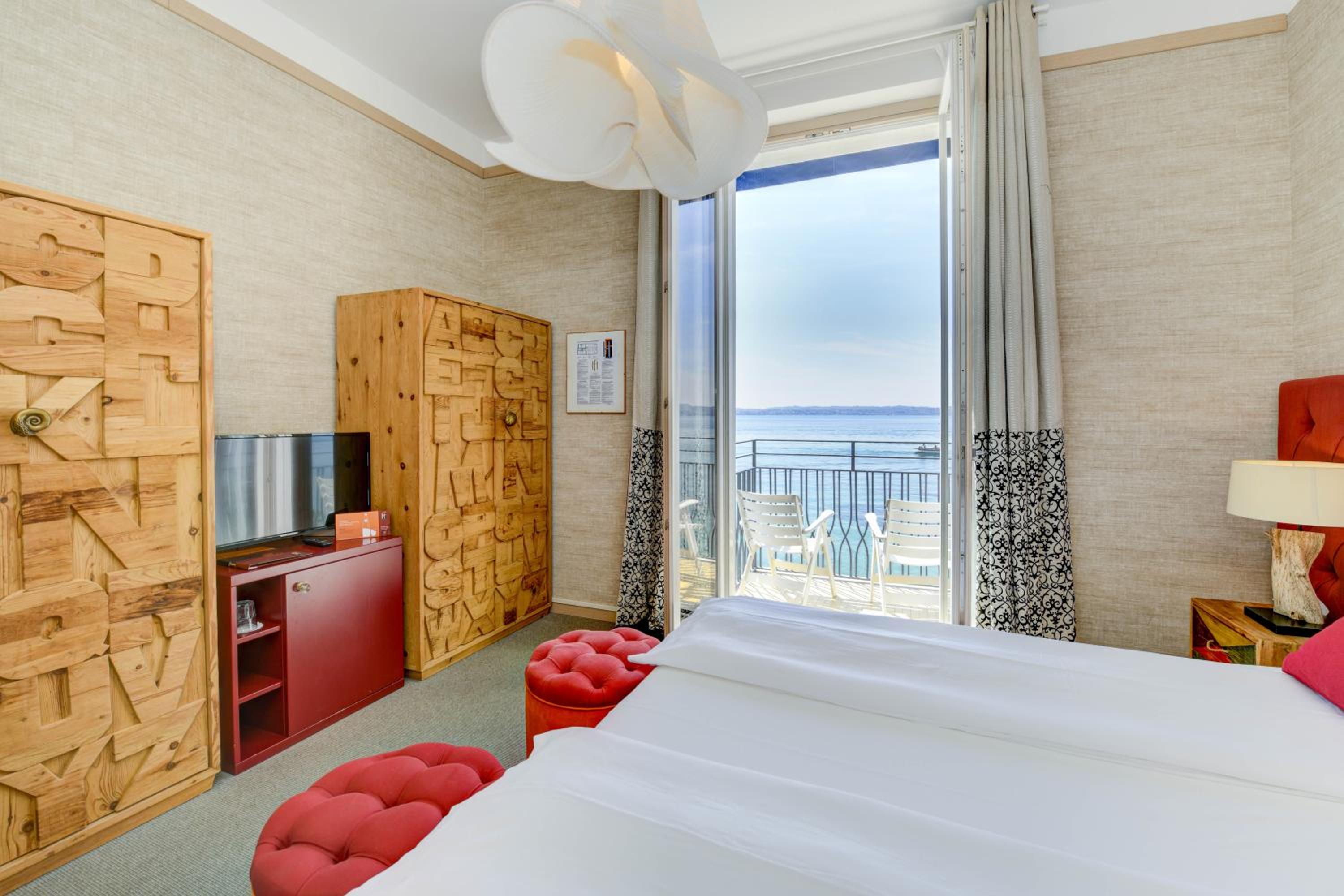 Deluxe Double Room with Lake View