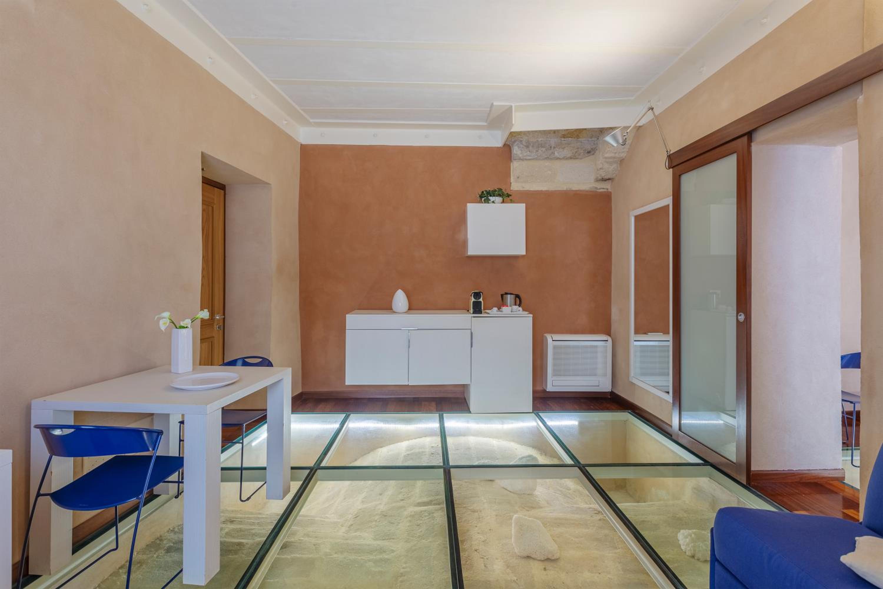 Junior Suite with City View