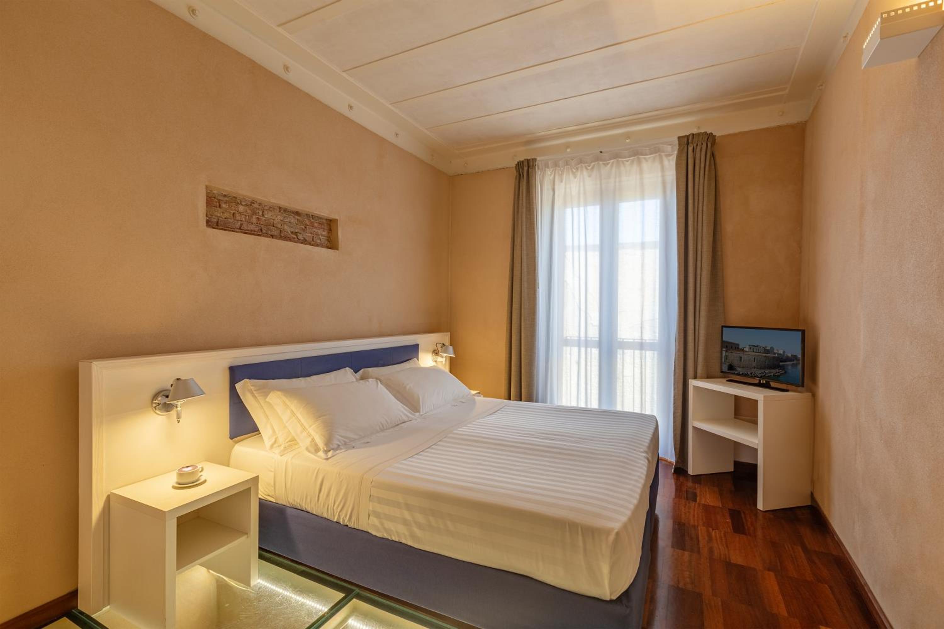 Junior Suite with City View