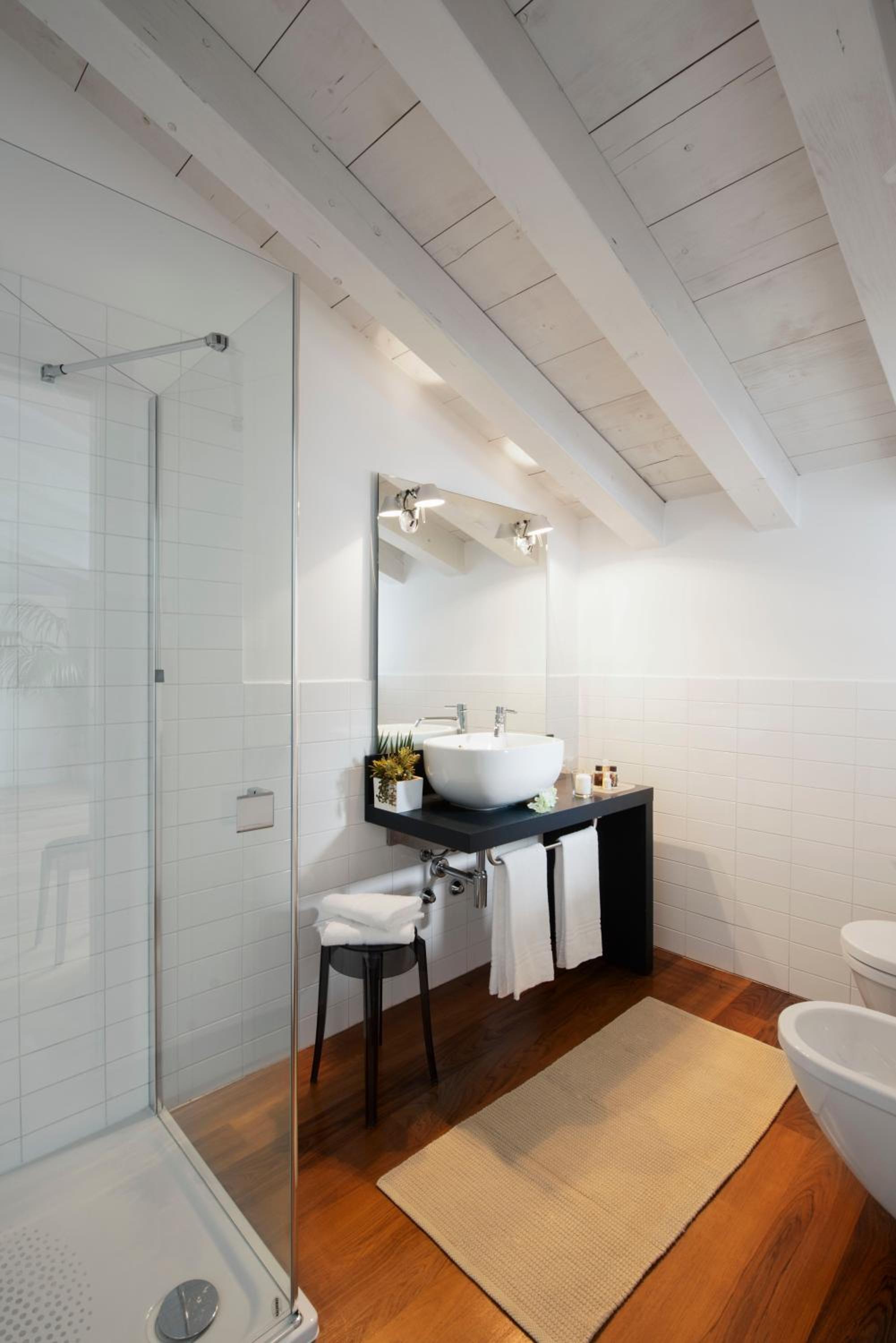 Suite with Lake View