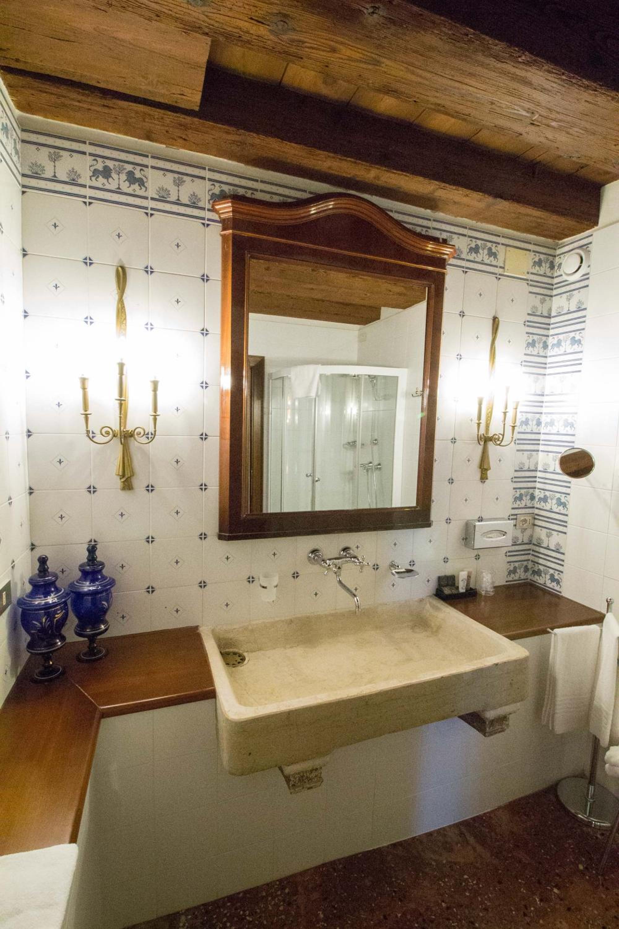 Deluxe Double Room with Garden View