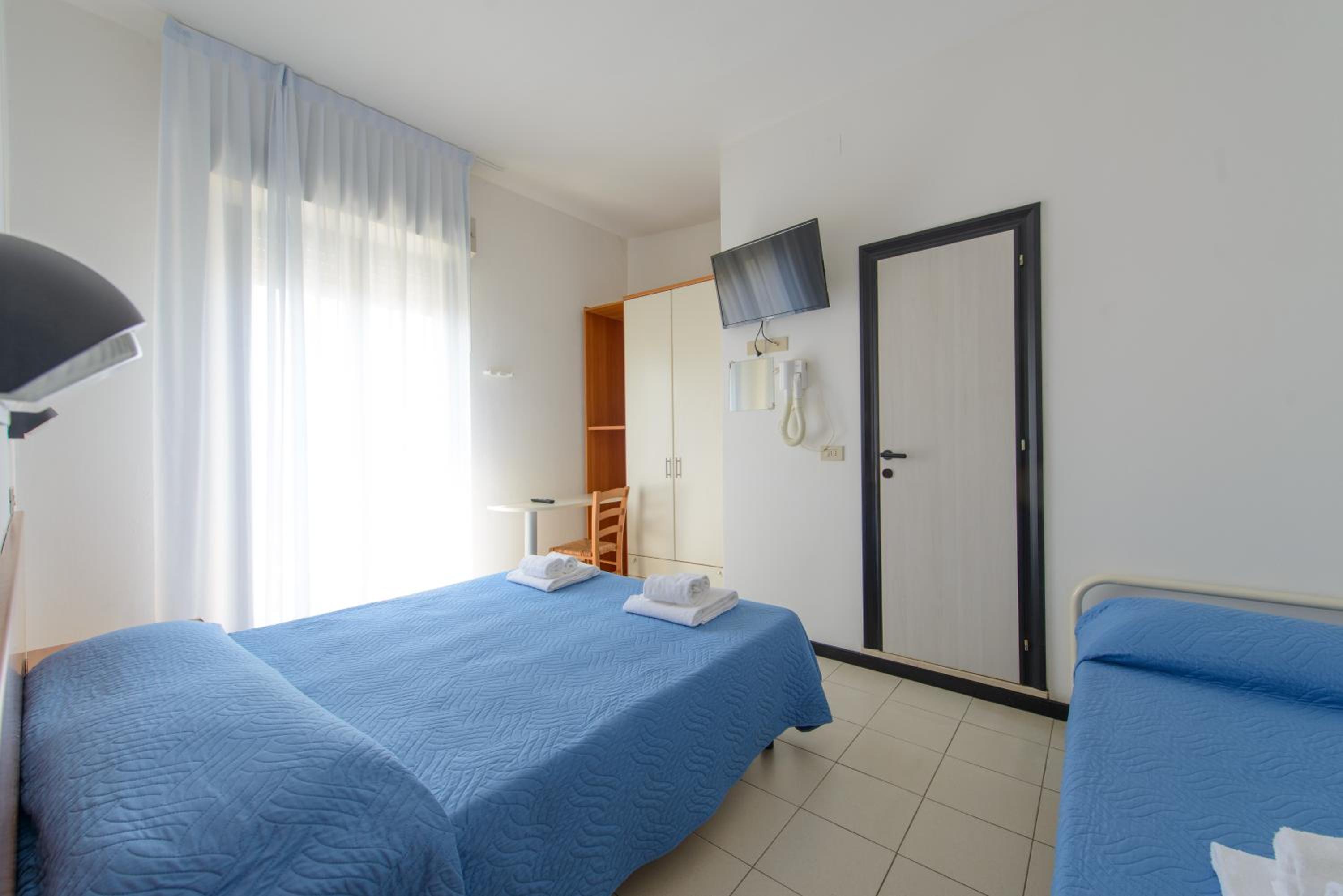 Classic Double Room with Balcony and Partial Sea View
