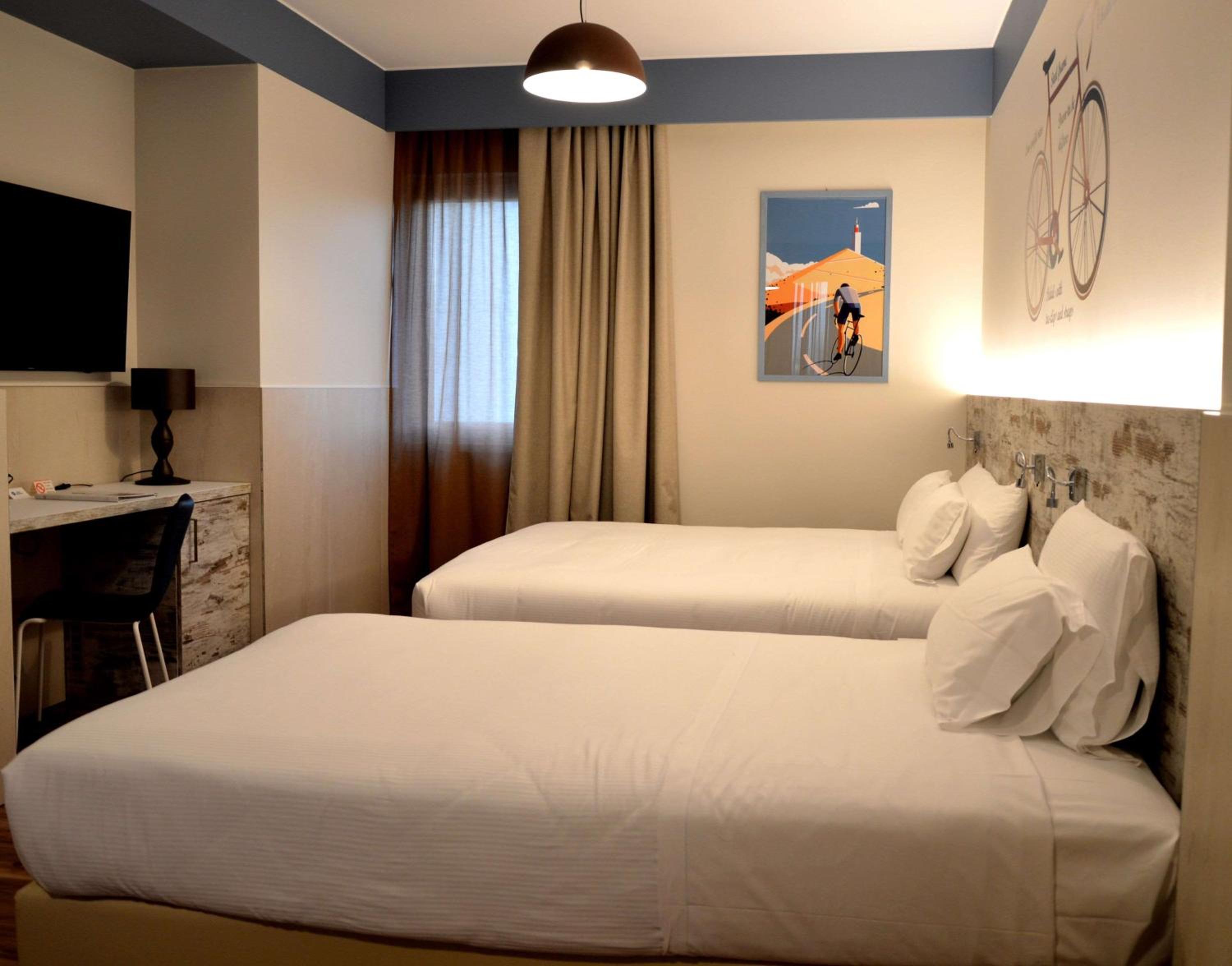 Double Room with Single Bed 