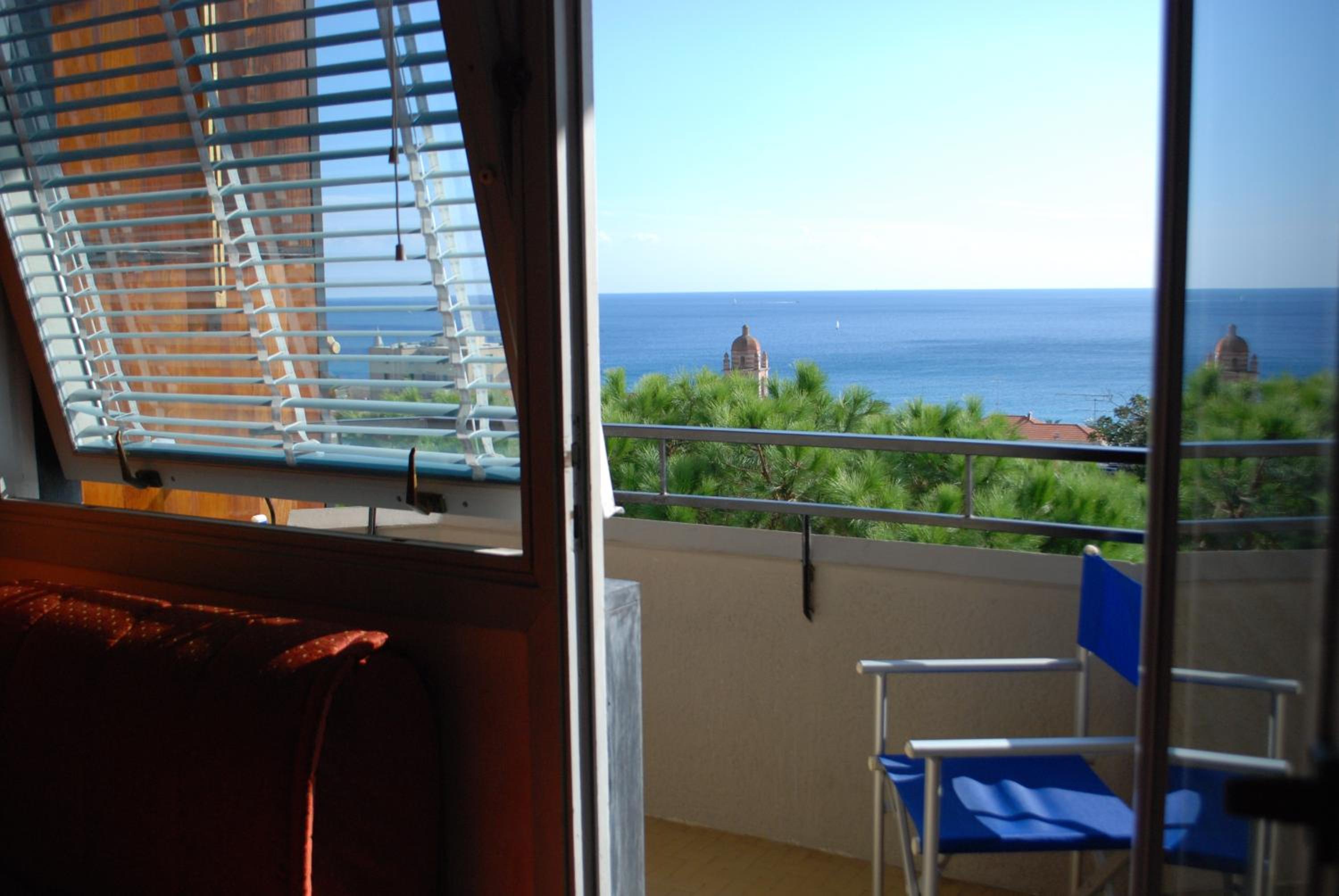 Superior Double Room with Balcony and Sea View