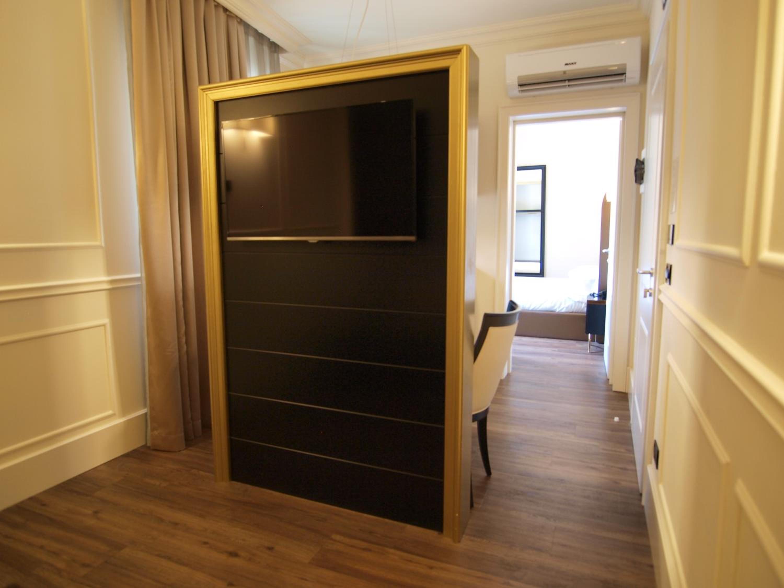 One-Bedroom Apartment (4 Adults) - Separate Building