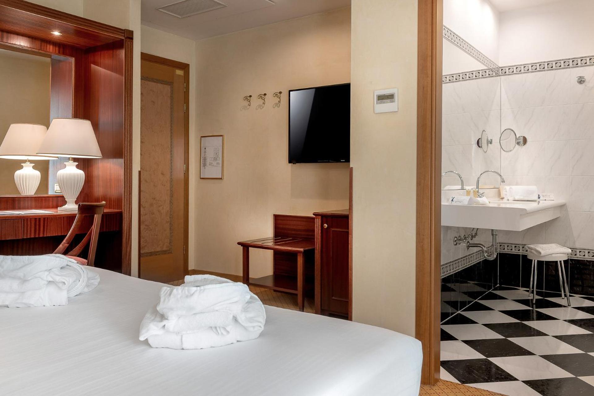 Comfort Double or Twin Room