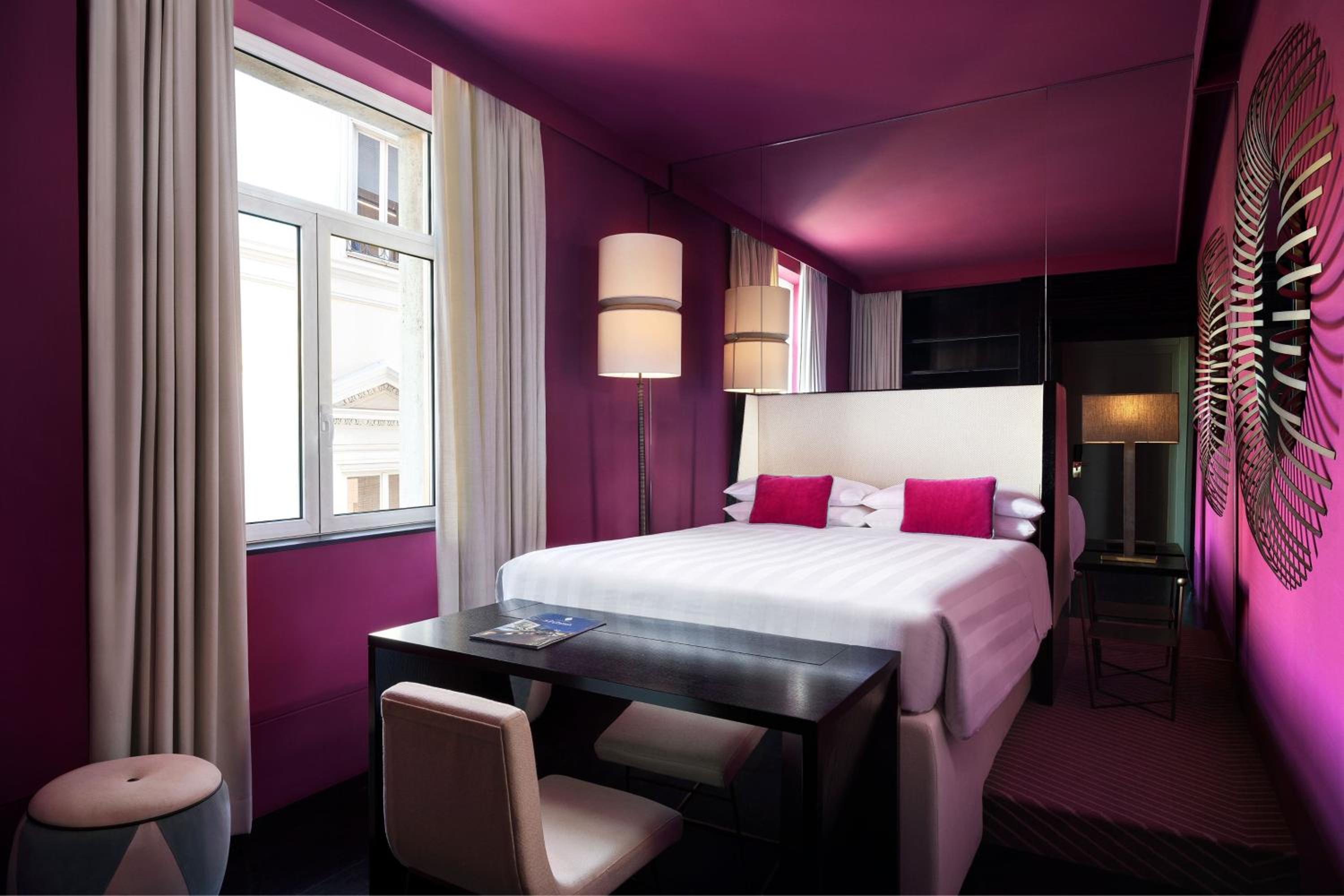 Superior Queen Room with Limited View