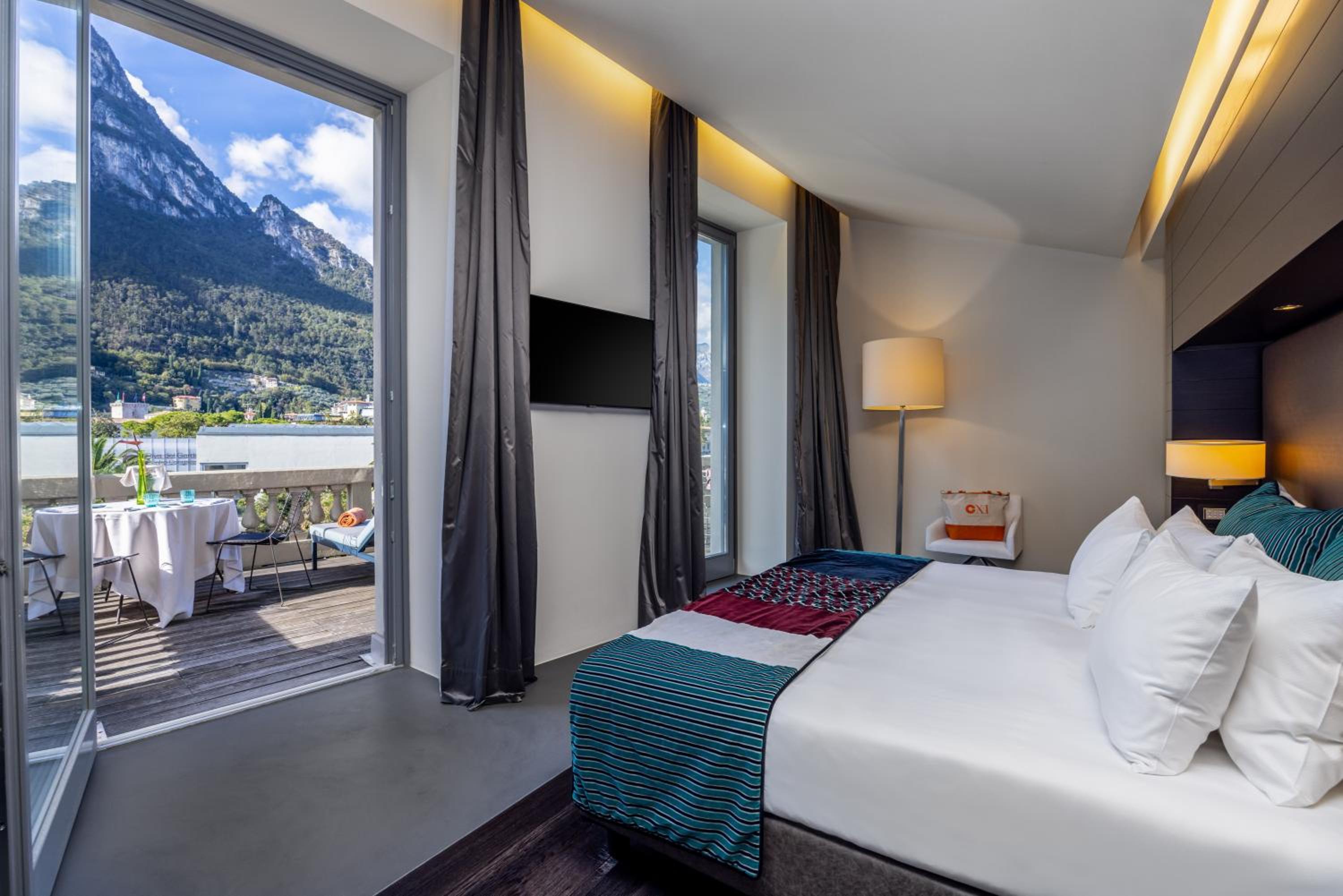 Double or Twin Room with Terrace