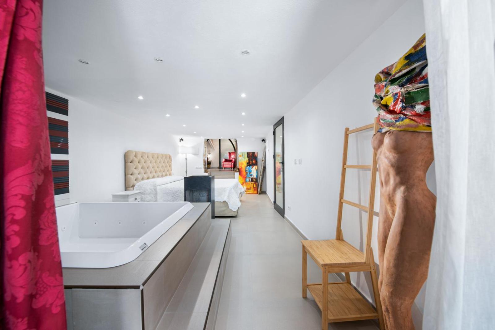 Suite with Spa Bath
