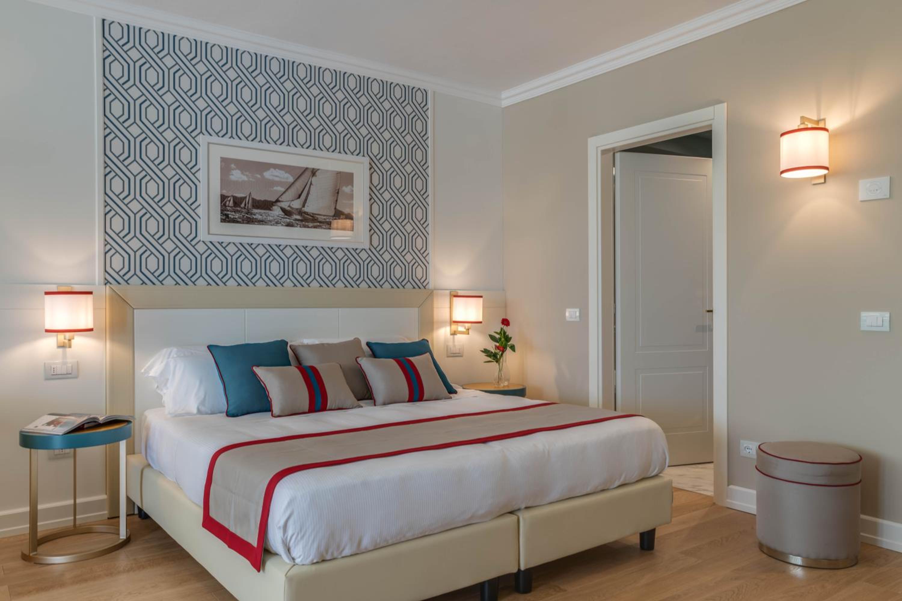 Superior Junior Suite with Two bathrooms