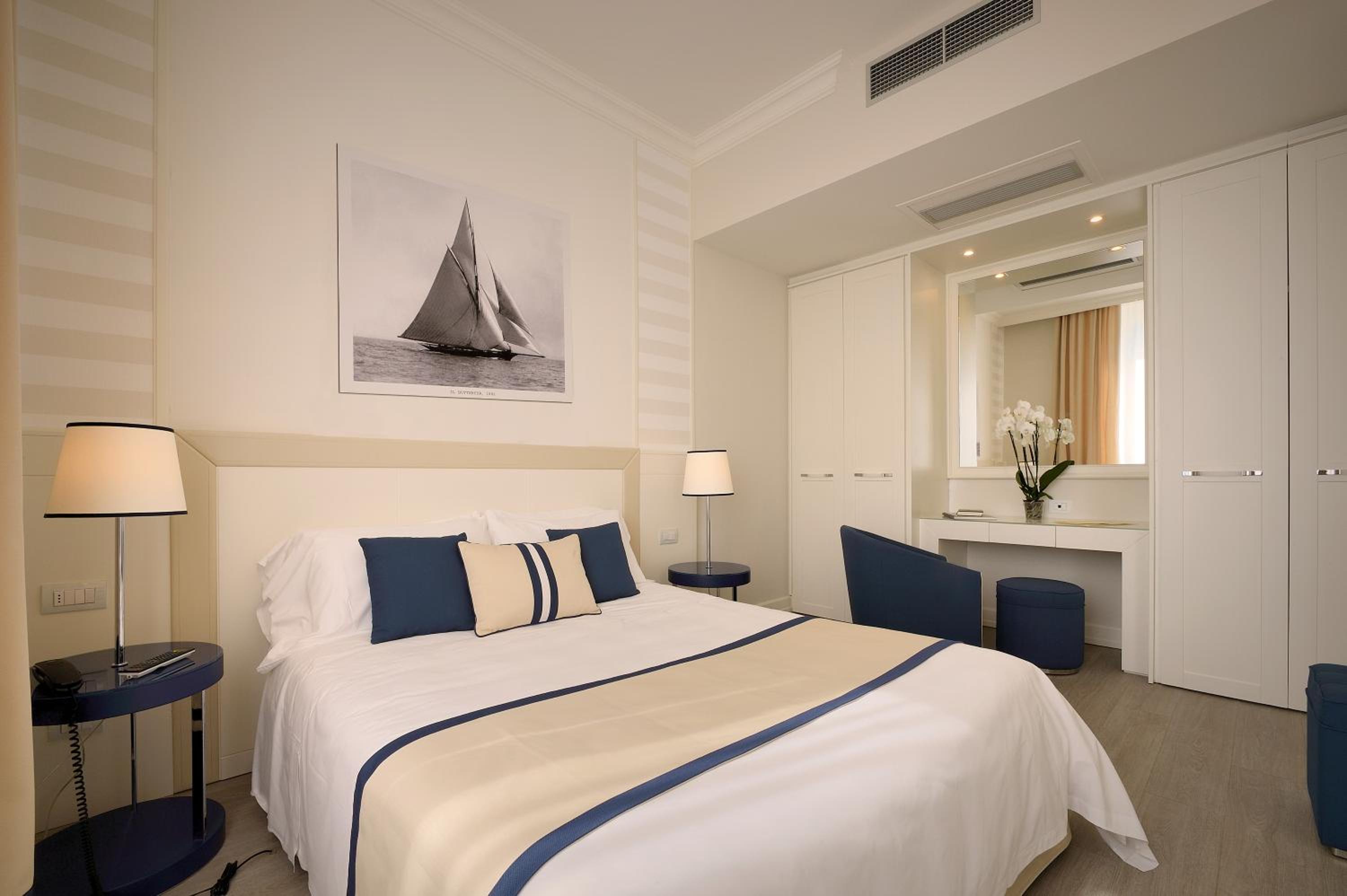 Classic Double Room with Partial Sea View