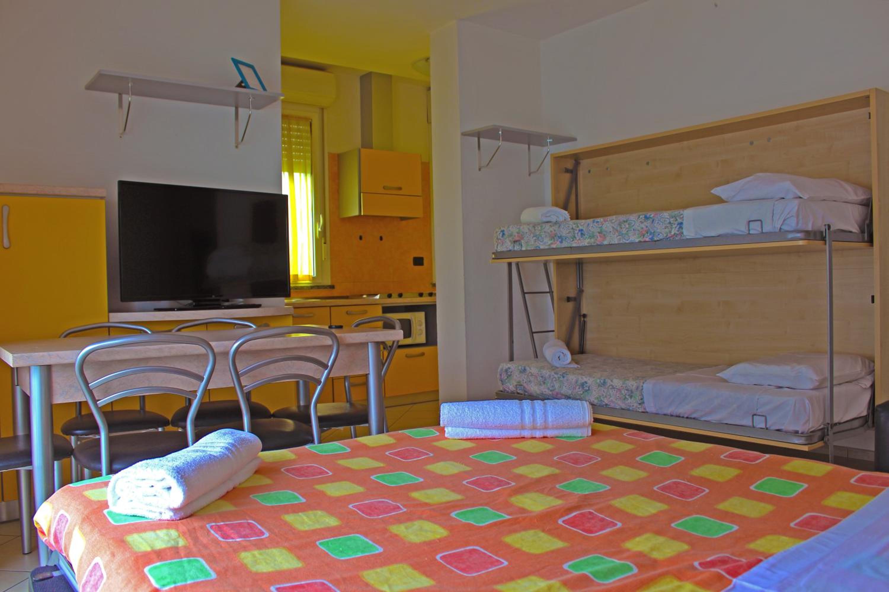 One-Bedroom Apartment (6 Adults)