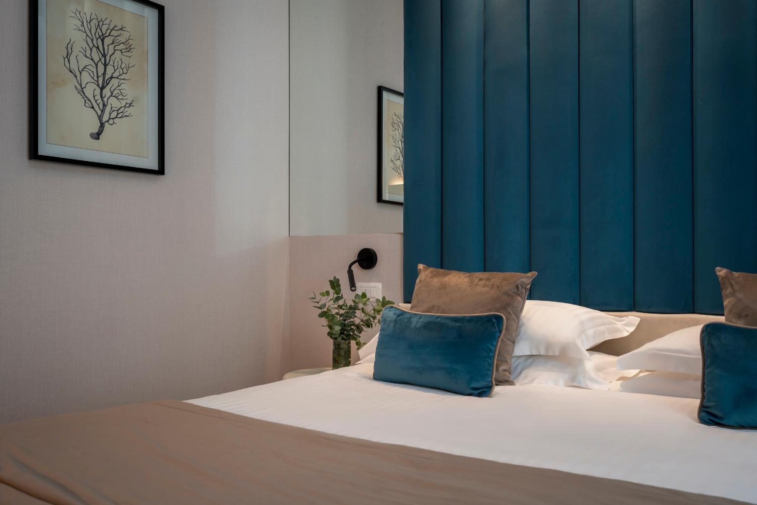 Double Room Classic Plus with Balcony with Partial Sea View