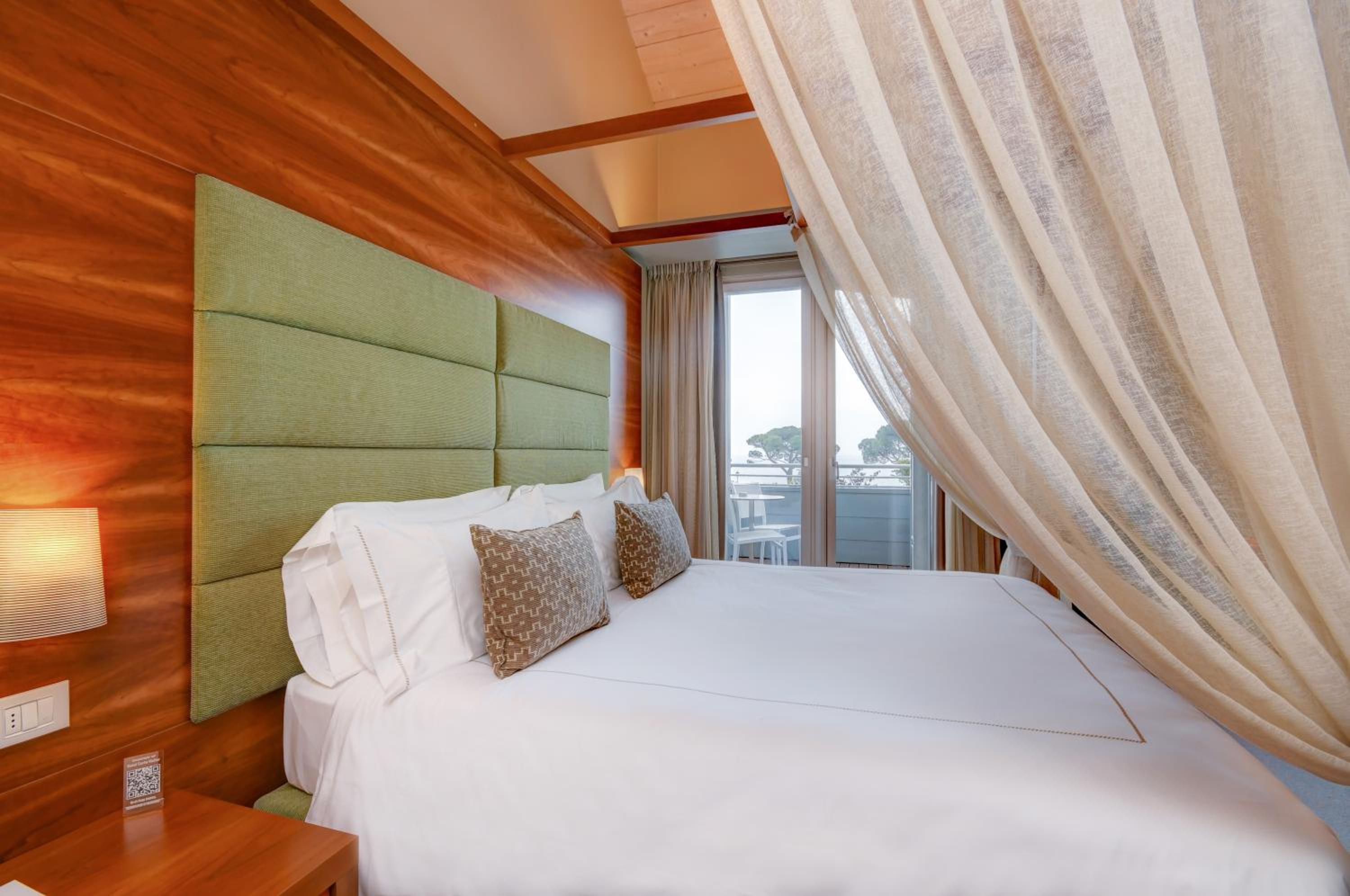 Double Room with Lake View