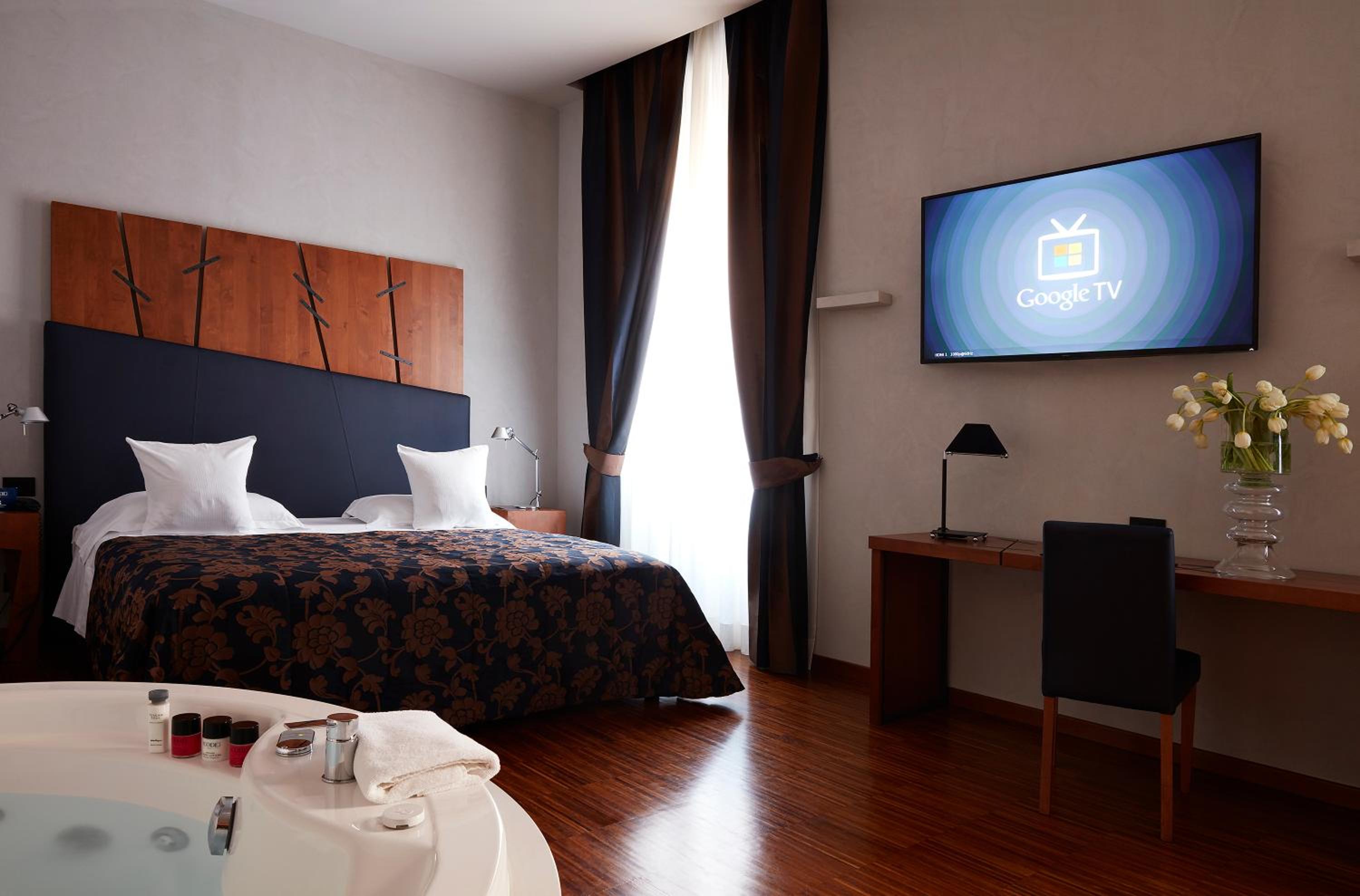 Junior Suite with Hot Tub