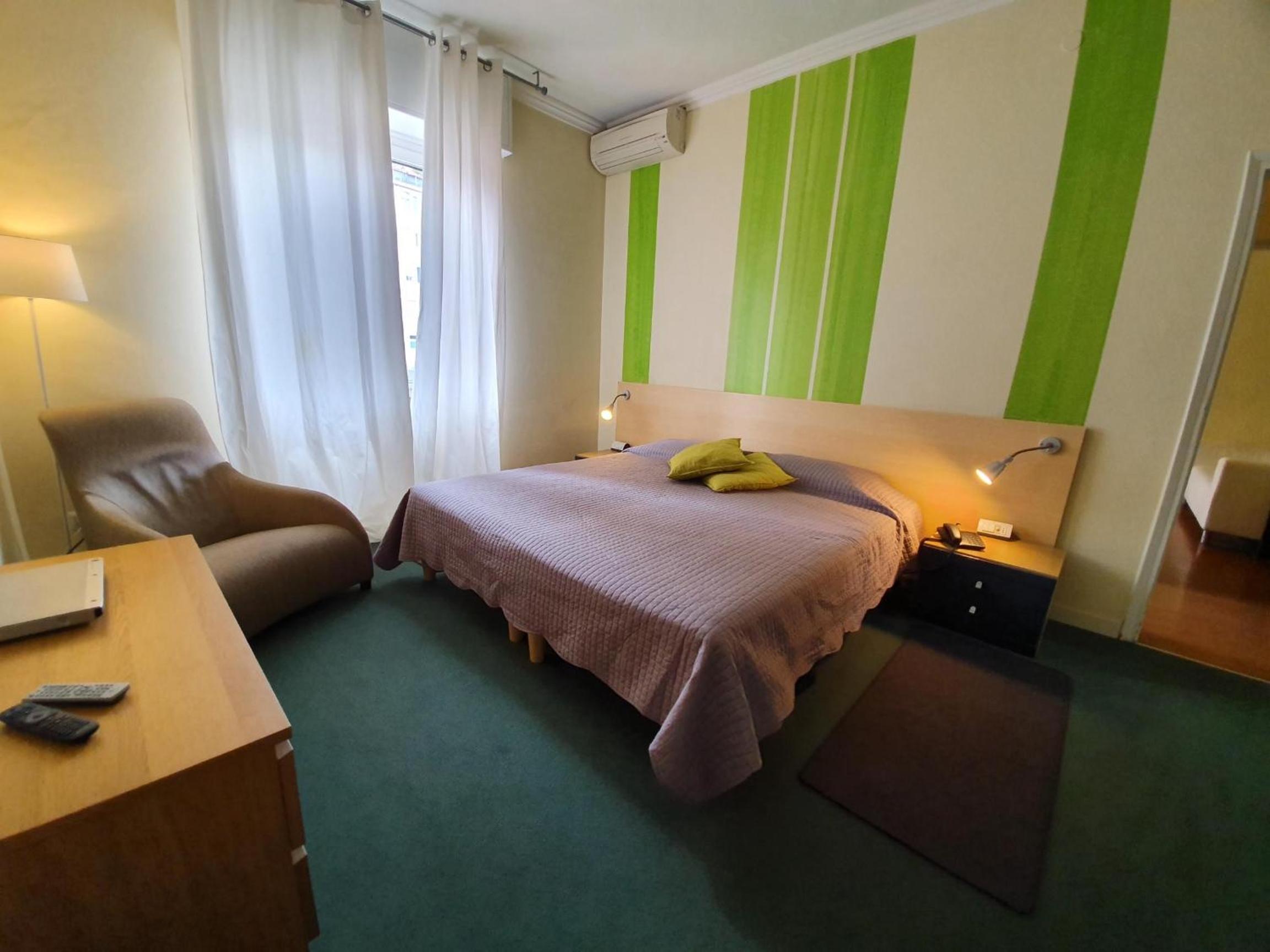 Superior One-Bedroom Apartment (2 Adults)