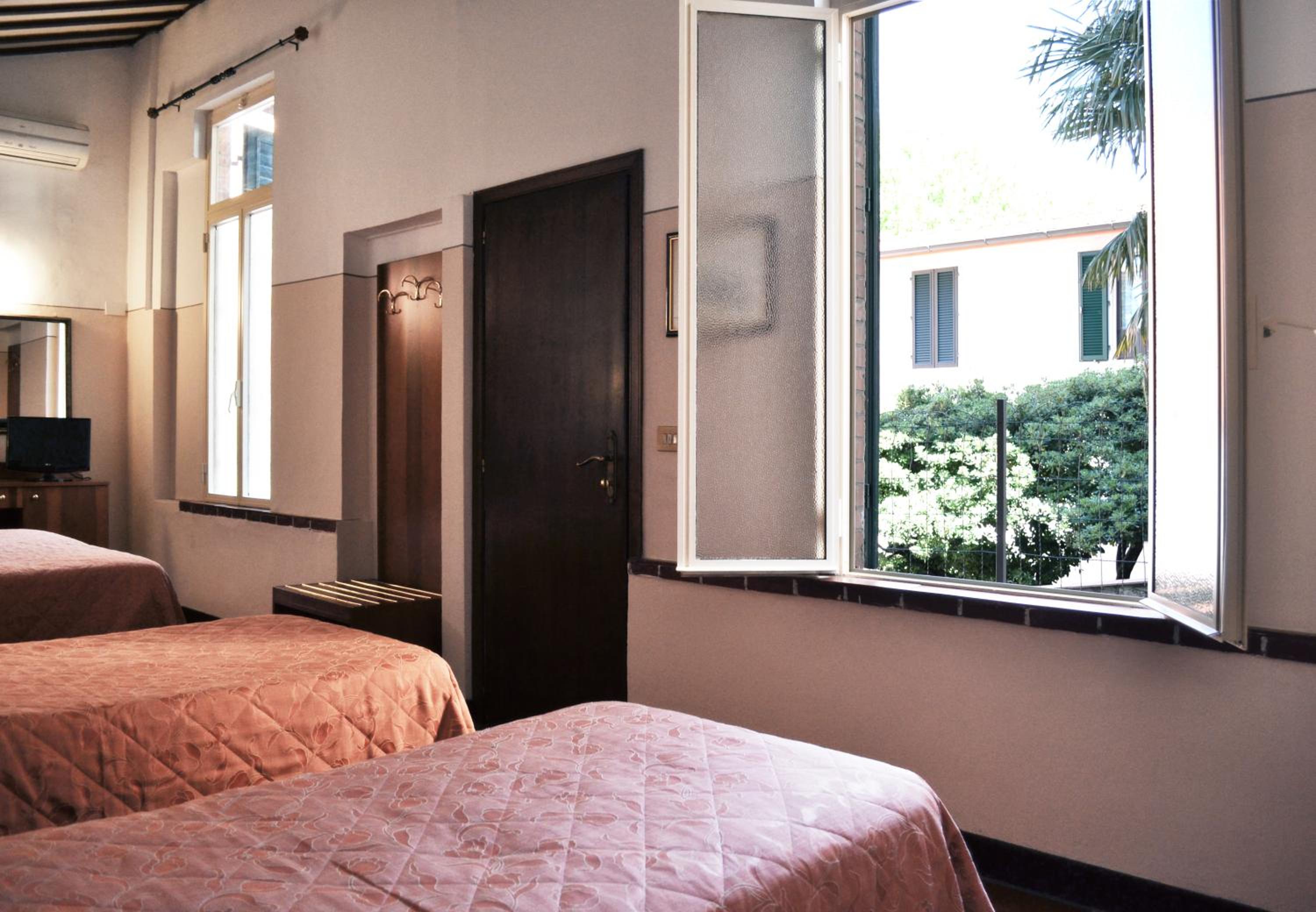 Economy Quadruple Room