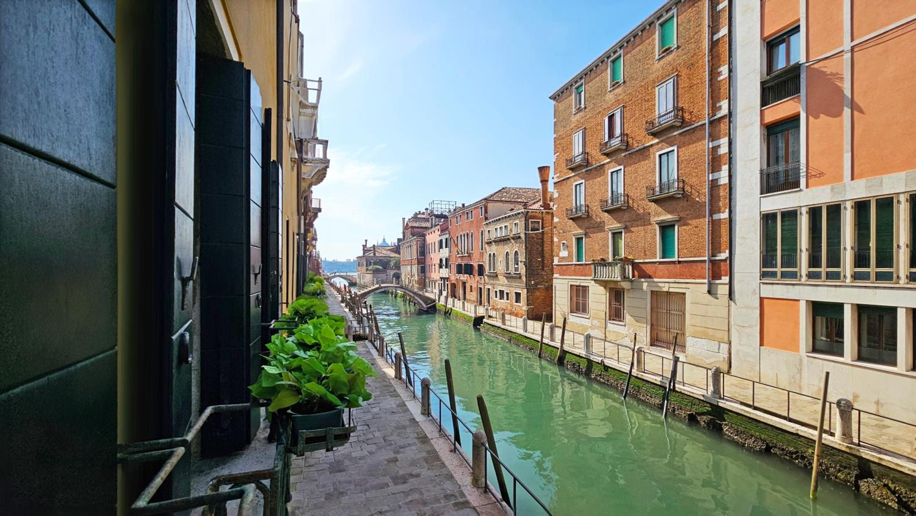 Deluxe Triple Room with Canal View